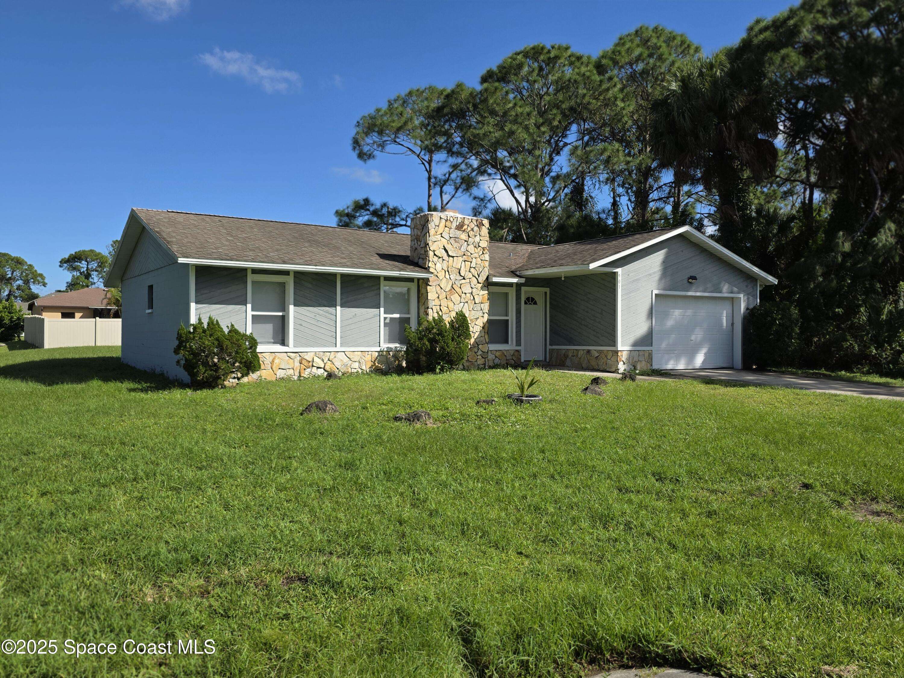 Palm Bay, FL 32909,901 Colonial AVE SE