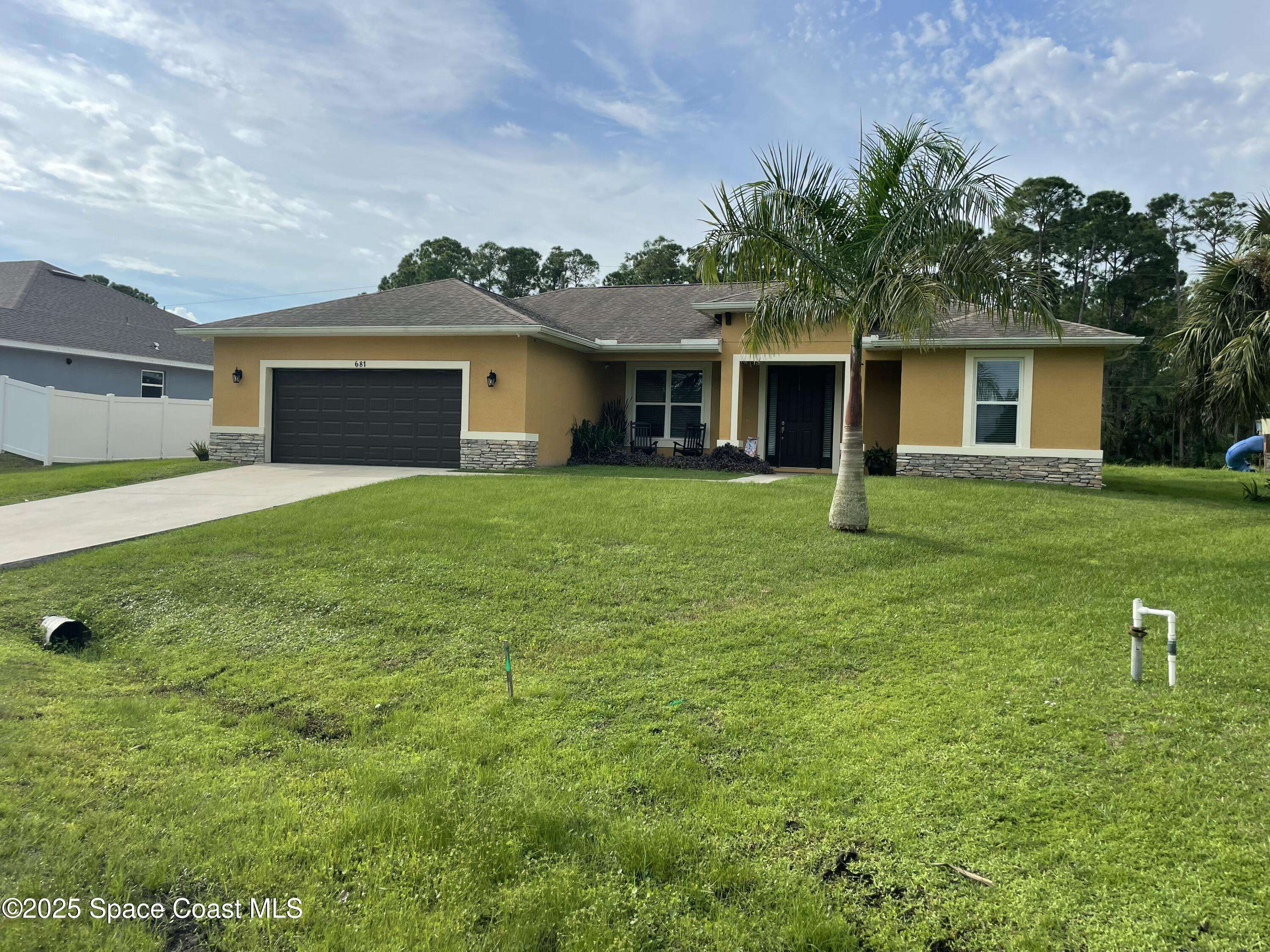 Palm Bay, FL 32908,681 SW David CIR SW