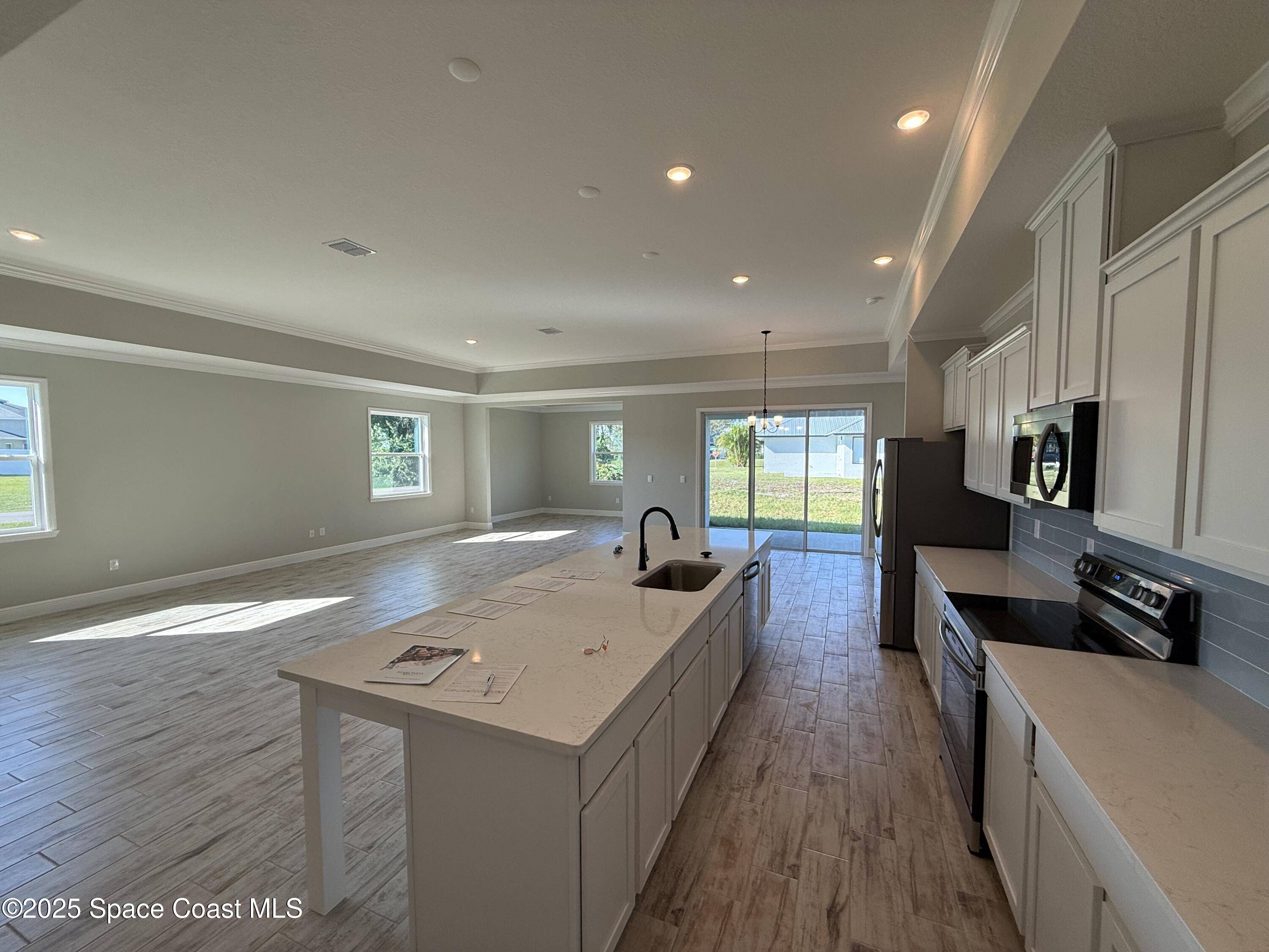 Palm Bay, FL 32909,575 Sauders RD SE