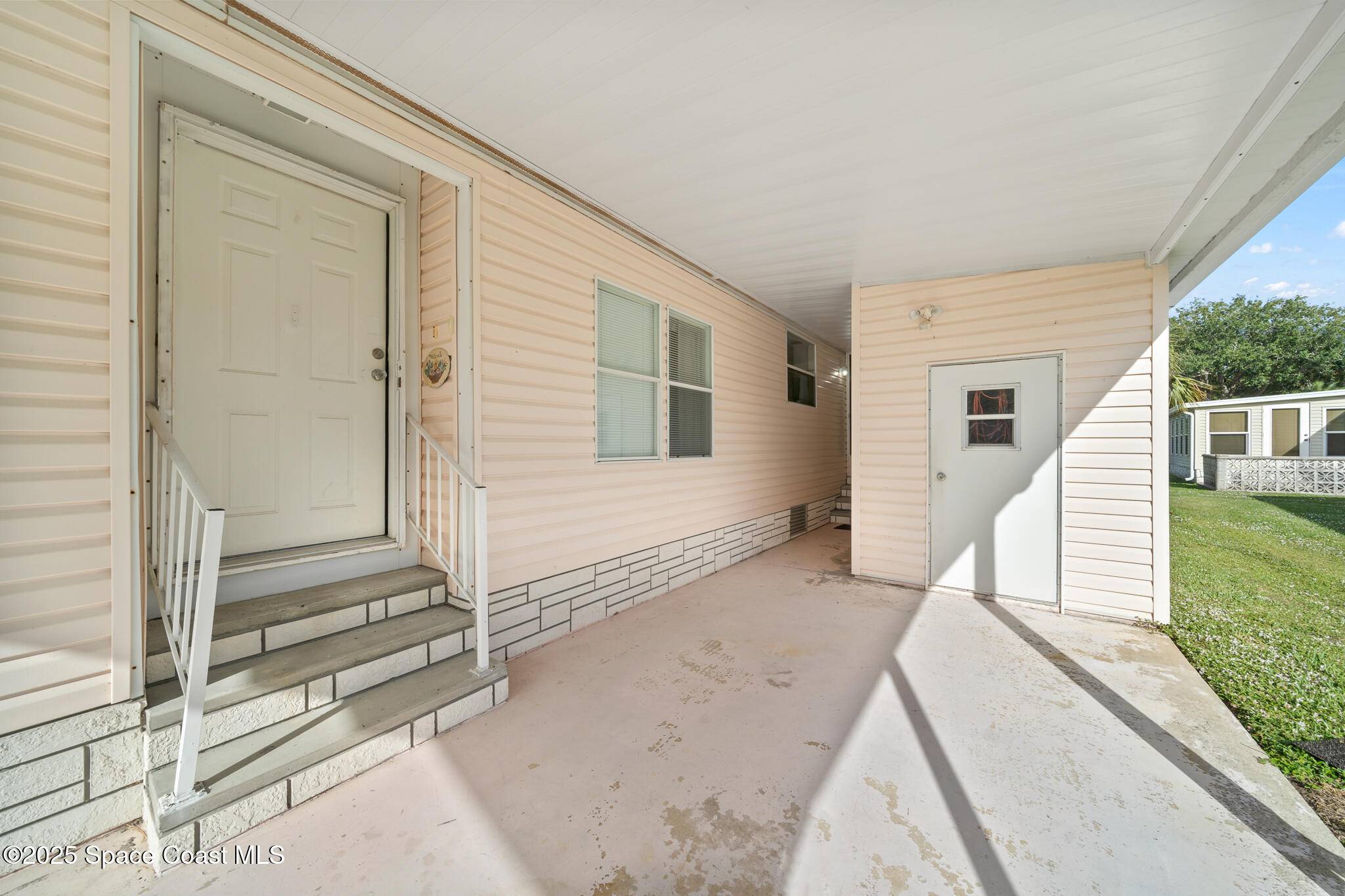 Barefoot Bay, FL 32976,720 Periwinkle CIR