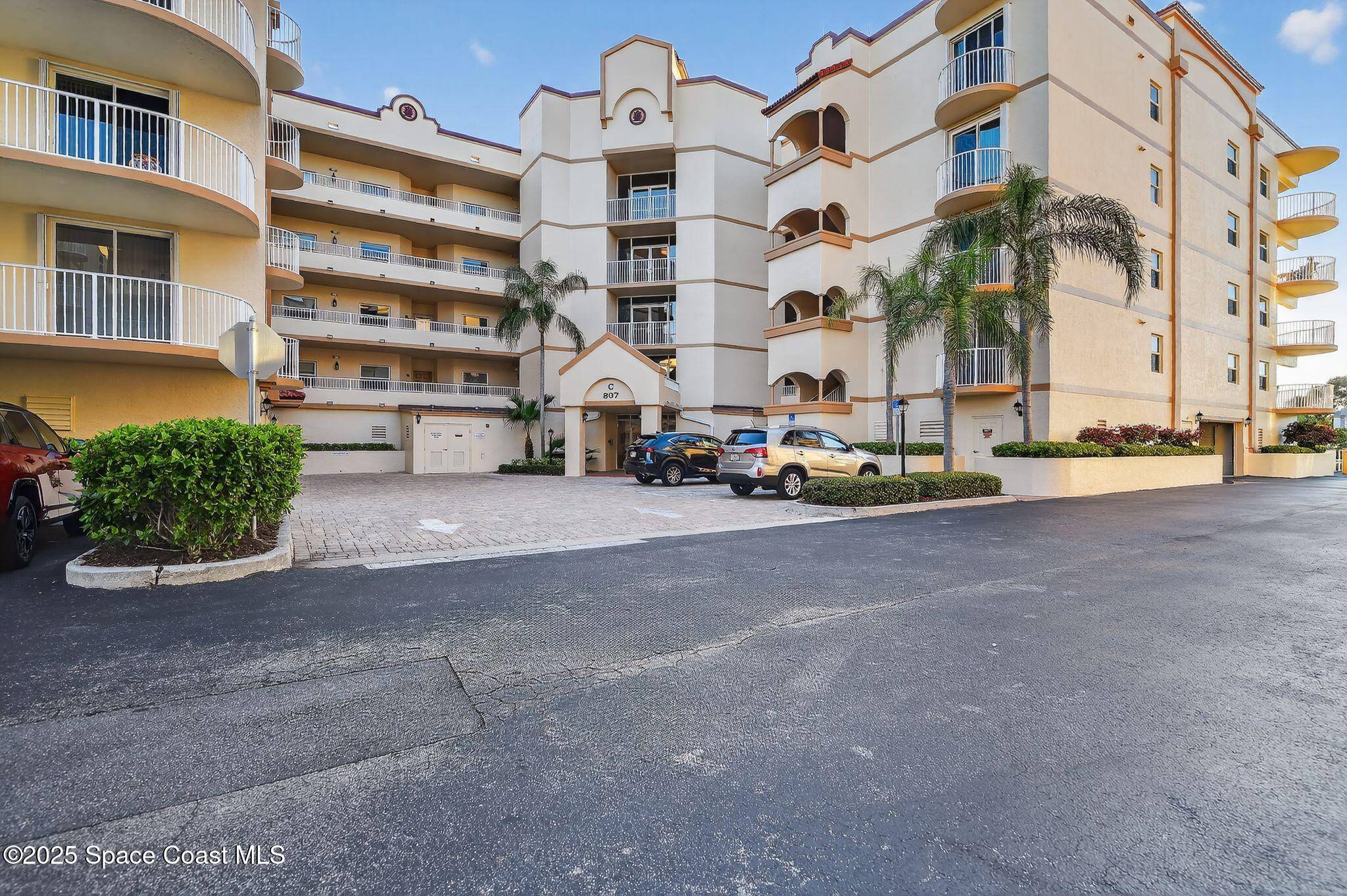 Cape Canaveral, FL 32920,807 Mystic DR #C-207