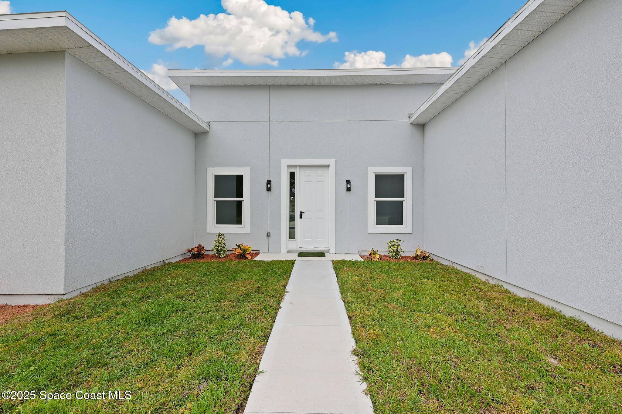 Palm Bay, FL 32908,746 Harriet AVE SW