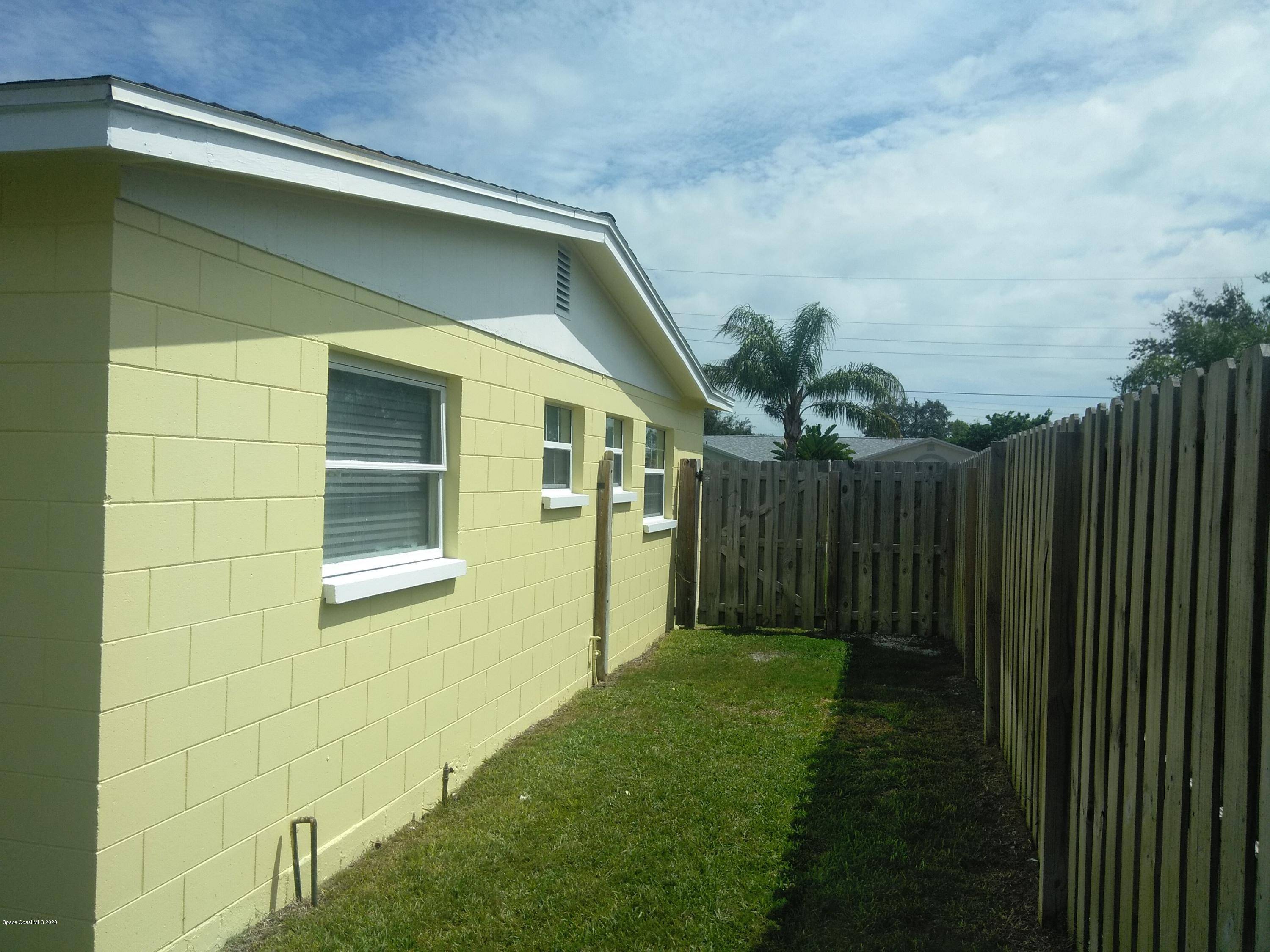 Merritt Island, FL 32953,885 E Waikiki DR