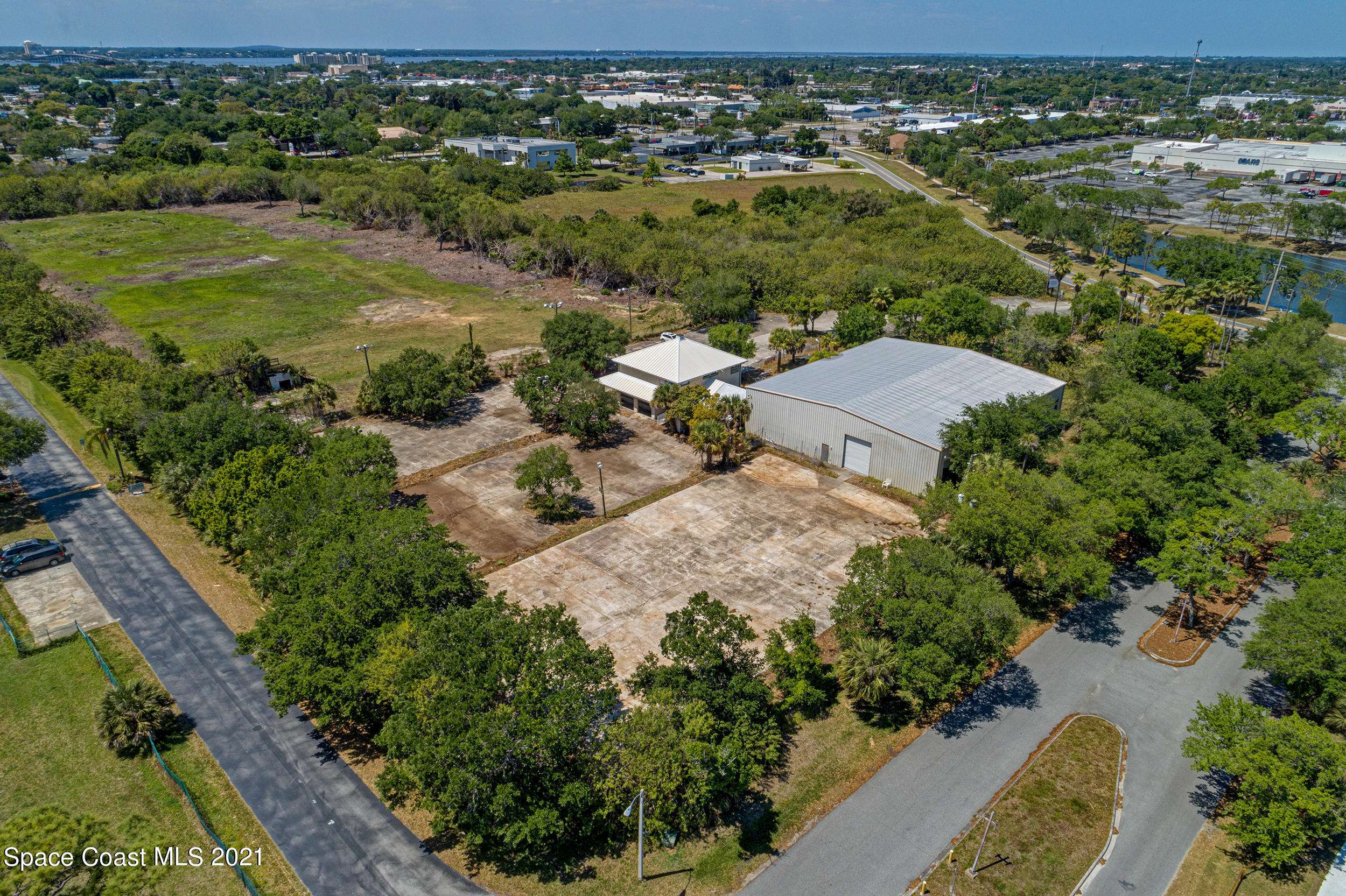 Merritt Island, FL 32952,555 Fortenberry RD