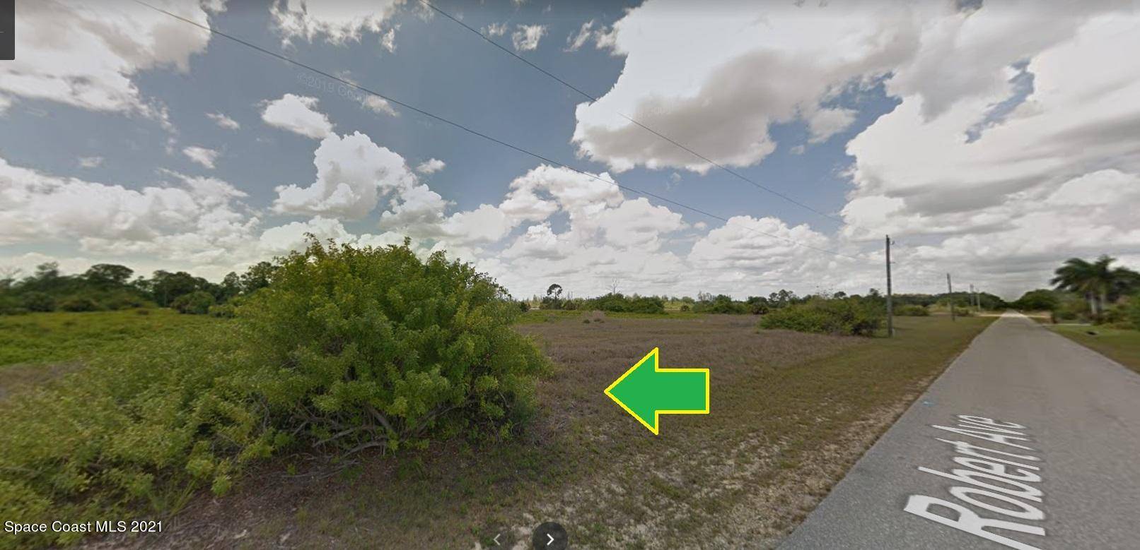 Lehigh Acres, FL 33972,1611 Robert AVE