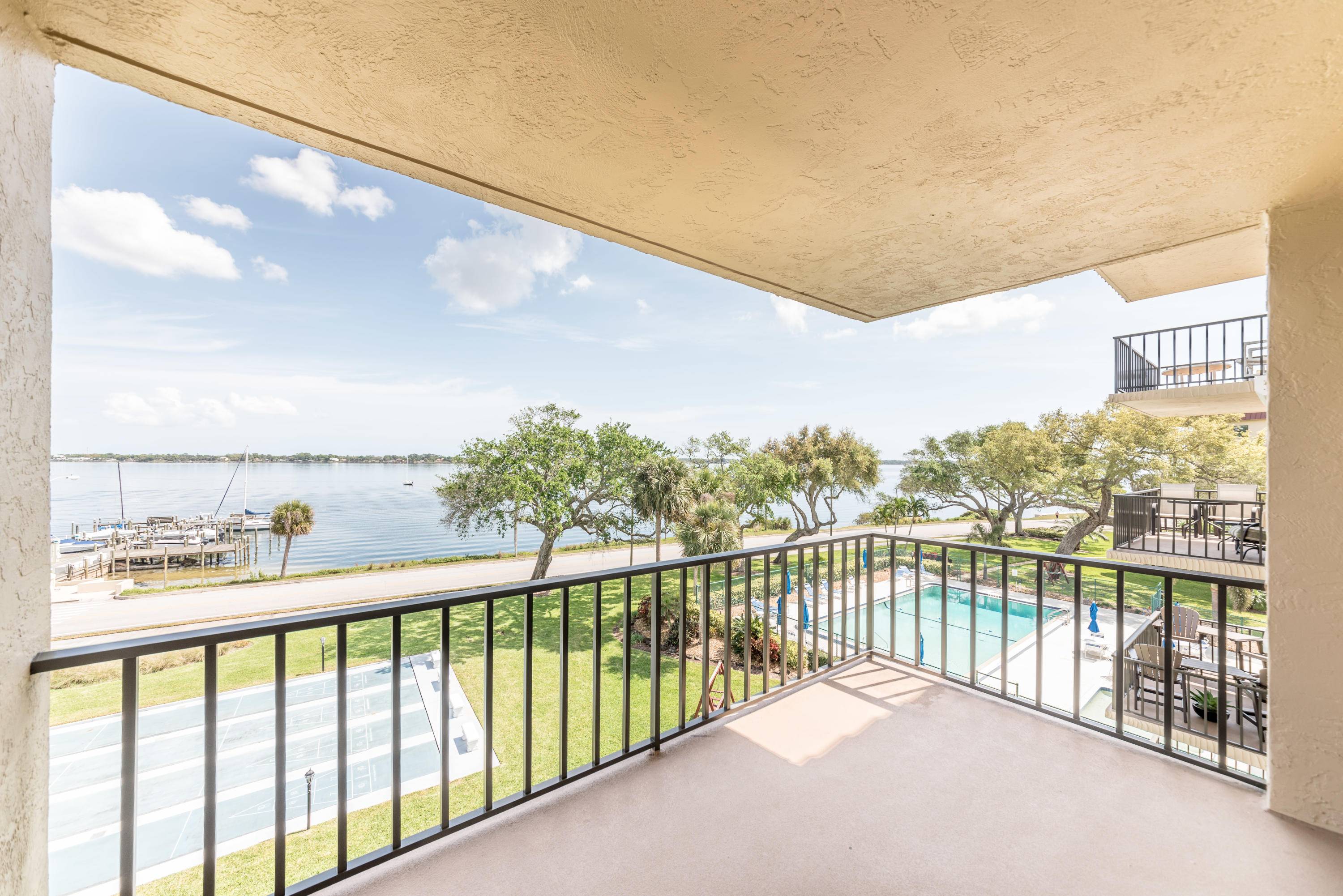 Rockledge, FL 32955,1025 Rockledge DR #207