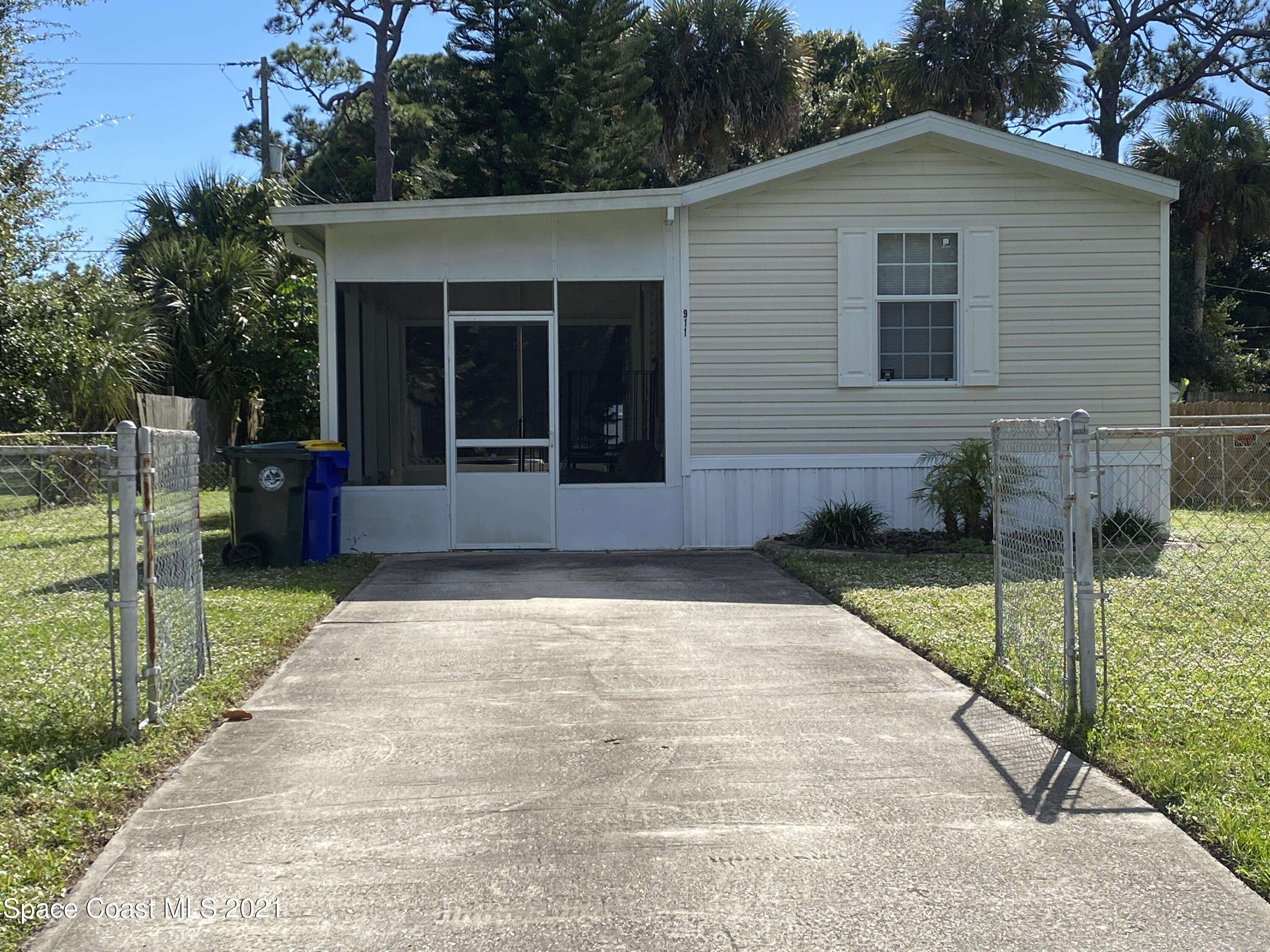 Rockledge, FL 32955,911 Cardinal AVE