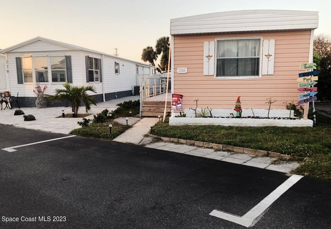 Melbourne Beach, FL 32951,208 Liberty LN