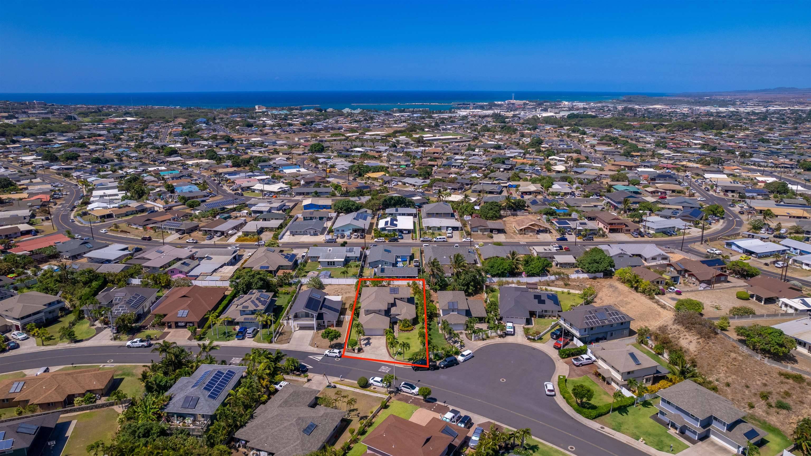 Kahului, HI 96732,186 Huluhulu St