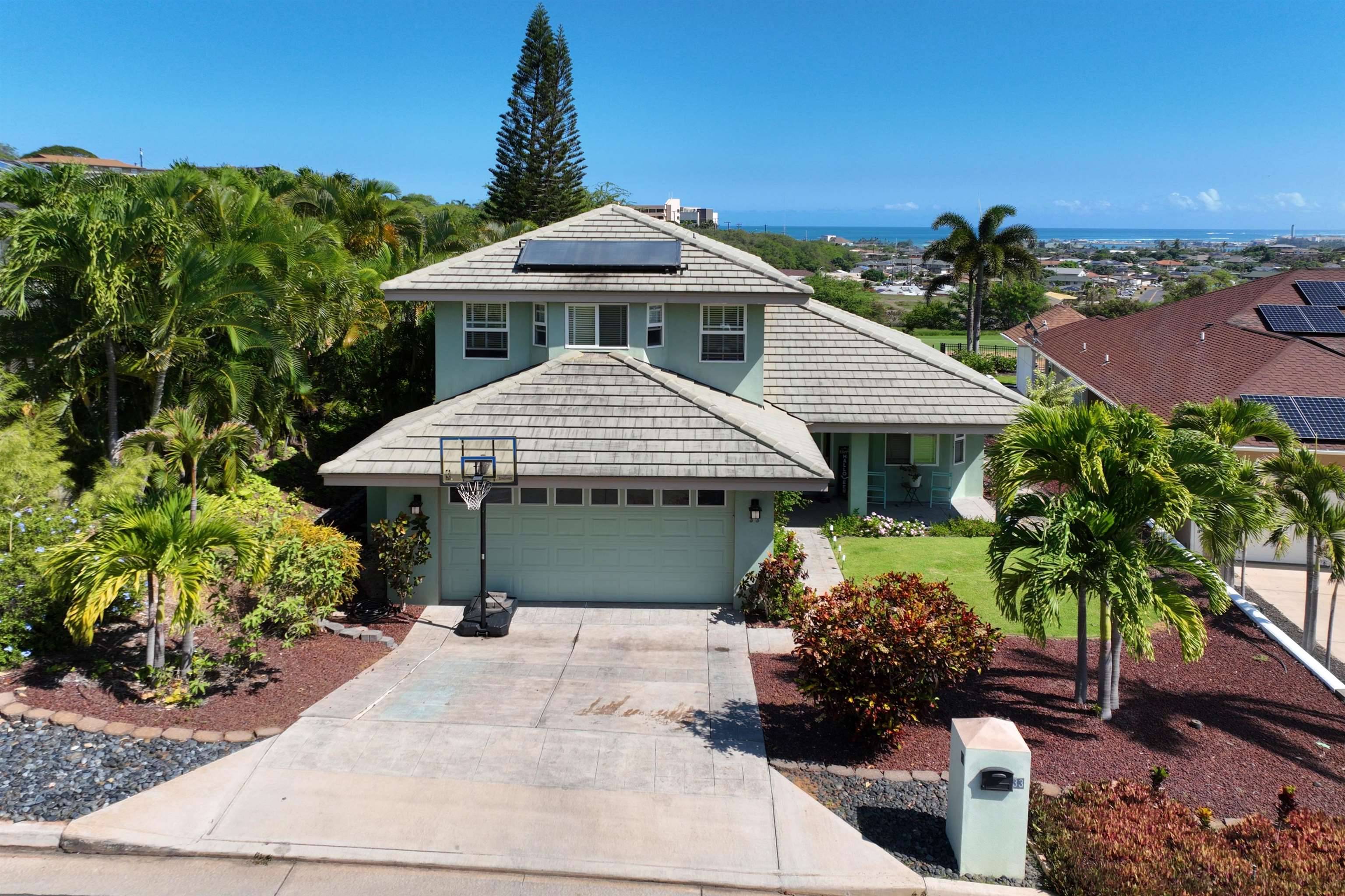 Kahului, HI 96732,33 Kamalei Cir