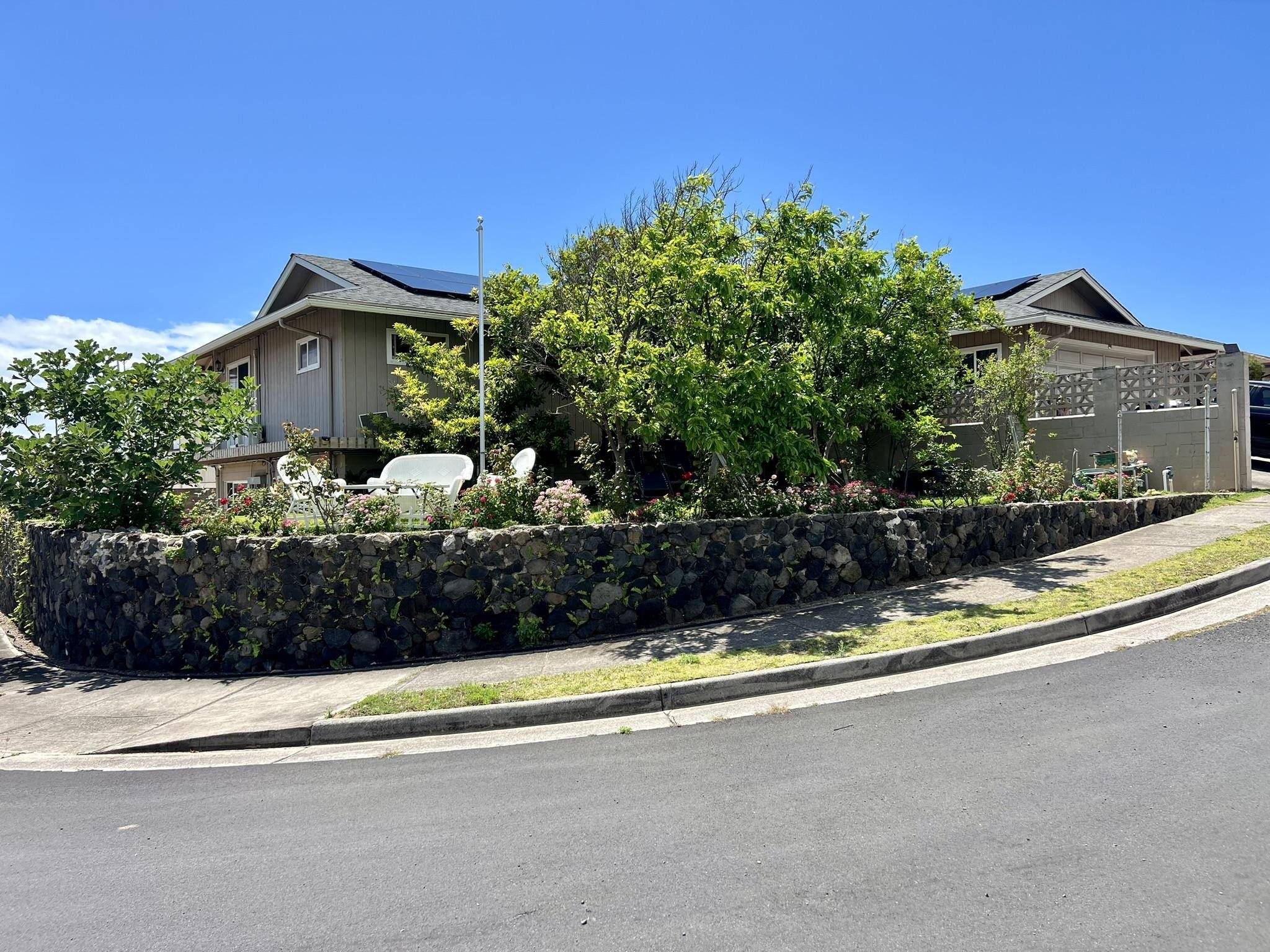 Wailuku, HI 96793,855 Wailupe Dr