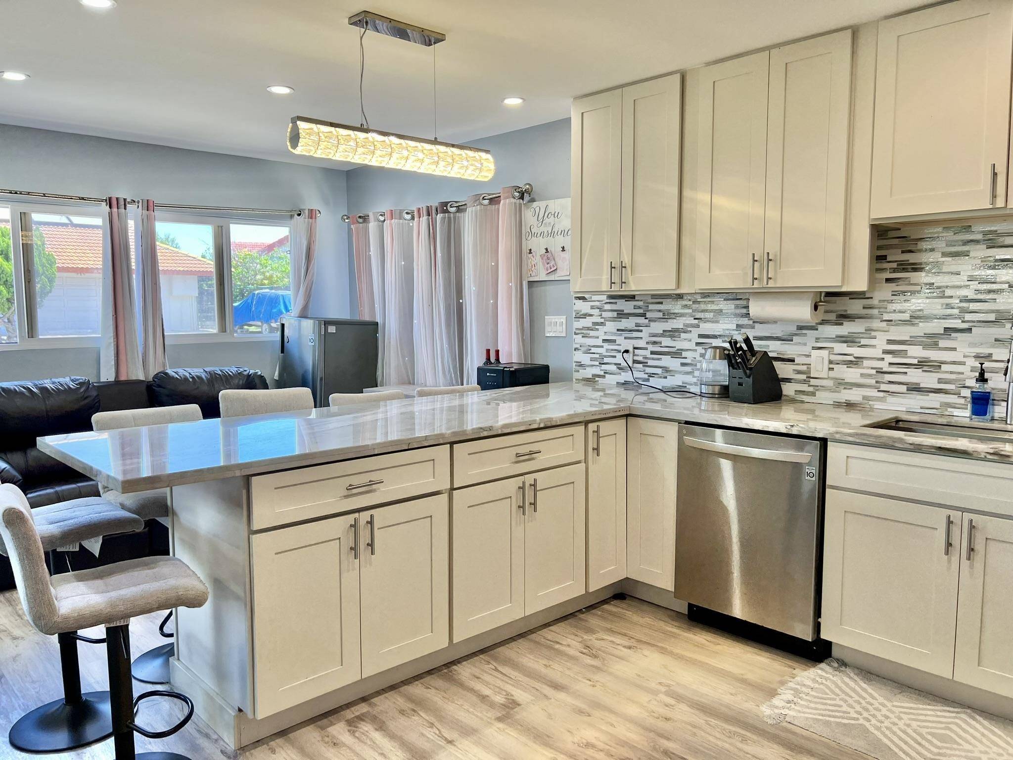 Wailuku, HI 96793,855 Wailupe Dr