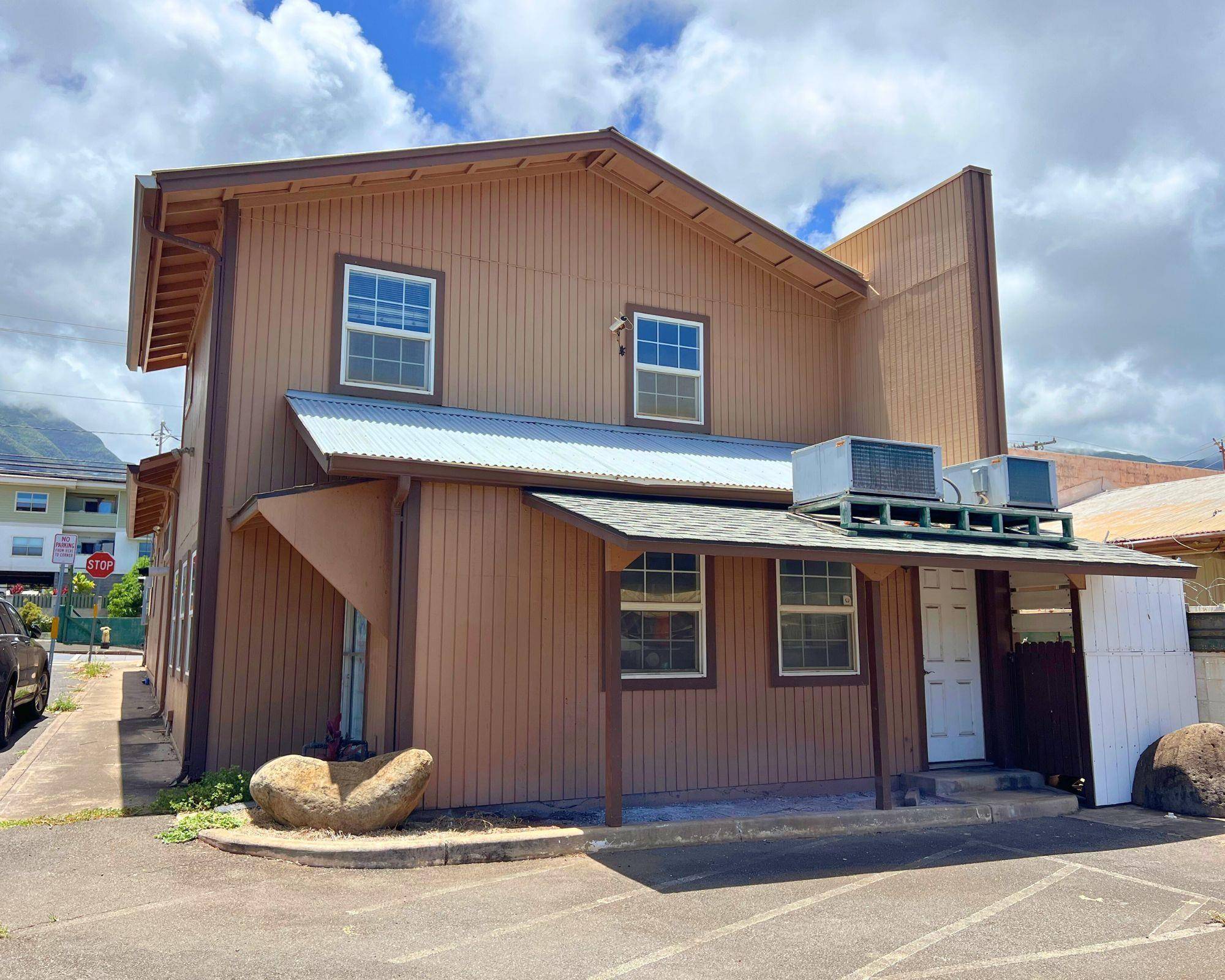 Wailuku, HI 96793,318 N Market St