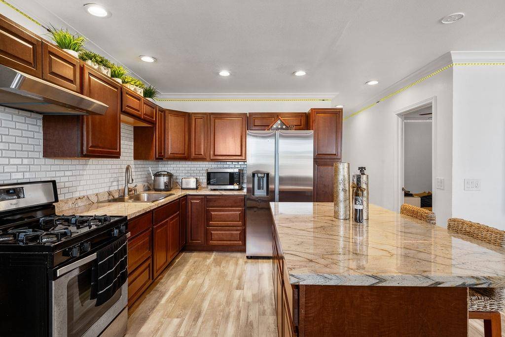 Wailuku, HI 96793,613 Kalakaua St