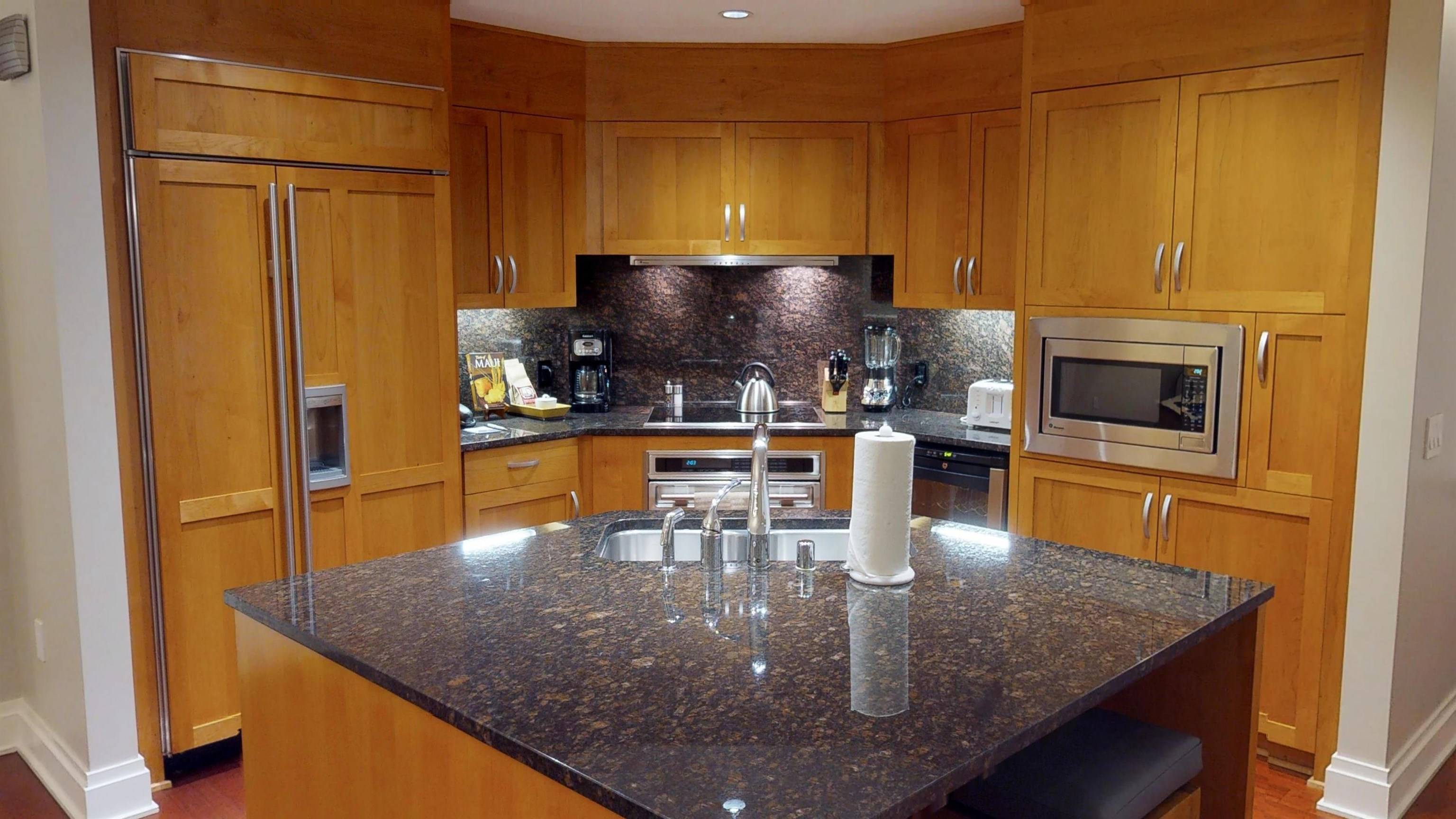 Lahaina, HI 96761,1 Bay Dr #4401