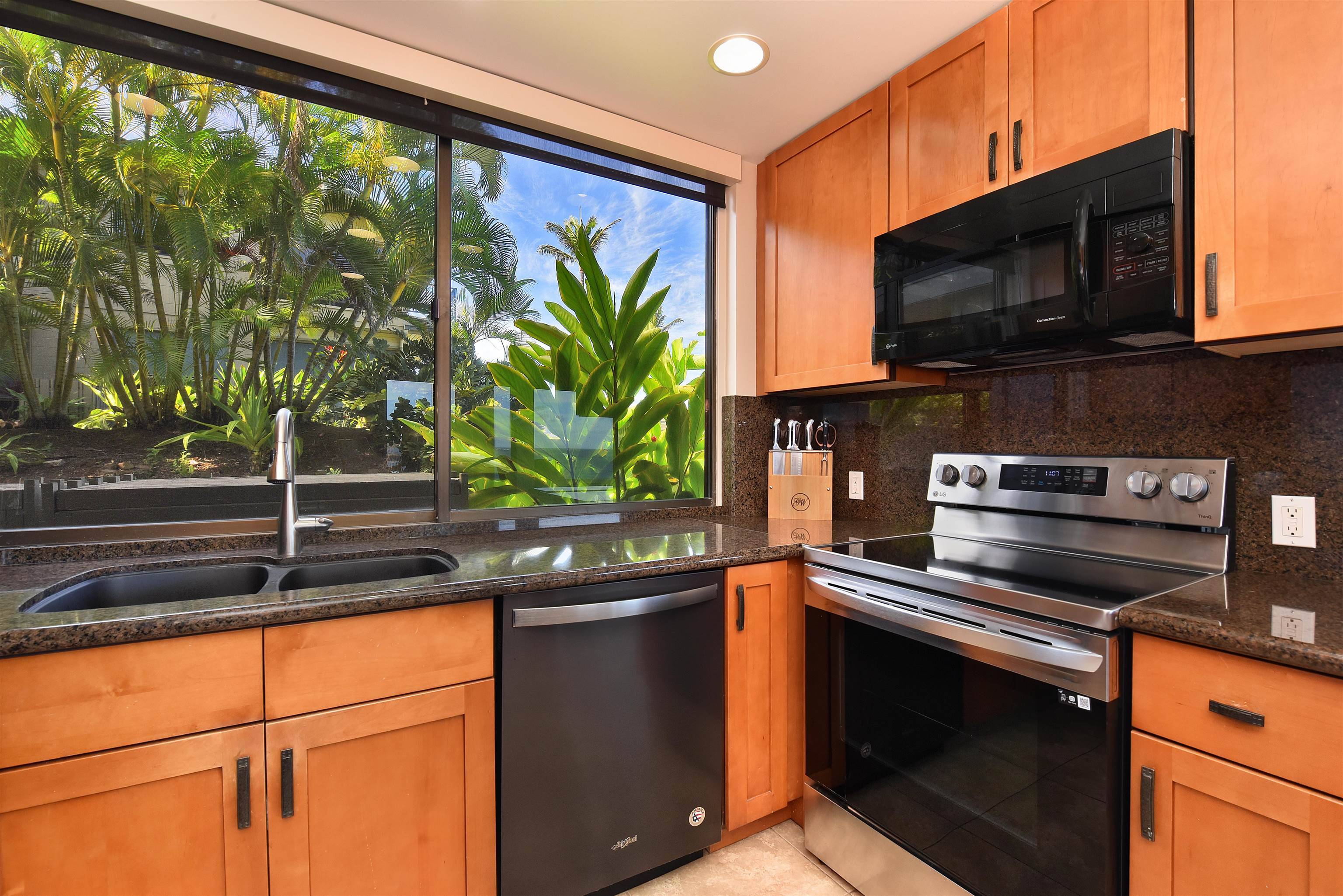 Lahaina, HI 96761,500 Bay Dr #22 G 123