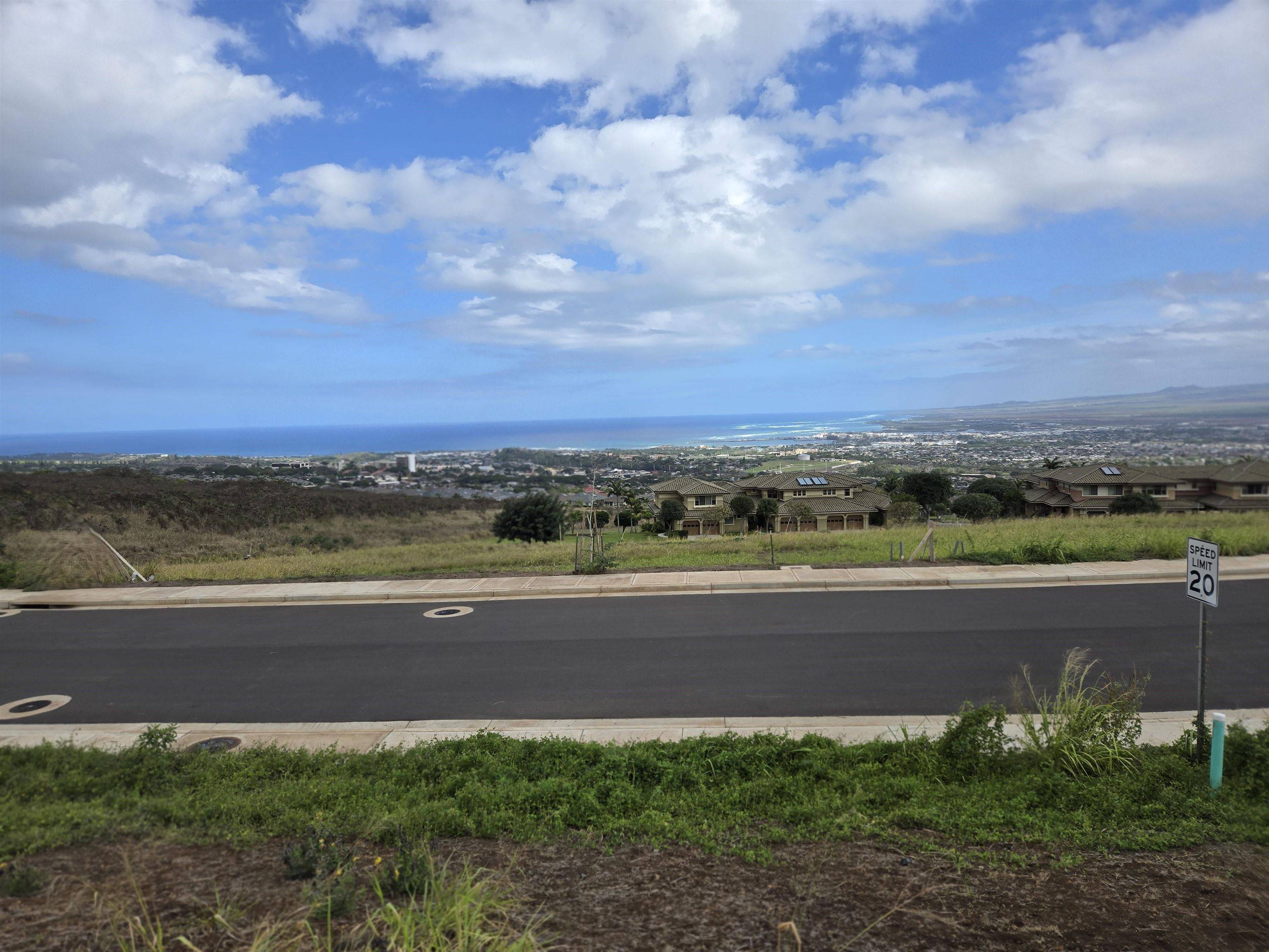 Wailuku, HI 96793,637 Kauna Lipo Dr #14