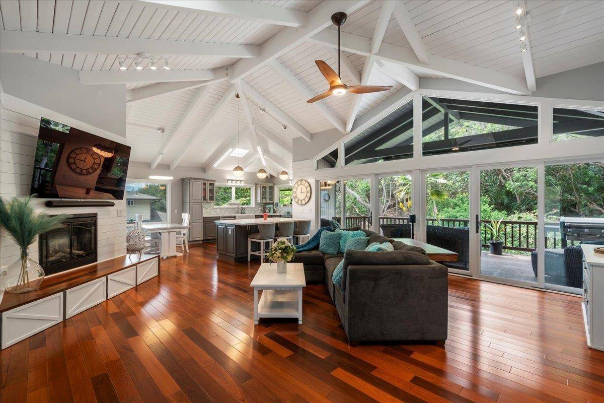 Wailuku, HI 96793,551 Polulani Dr