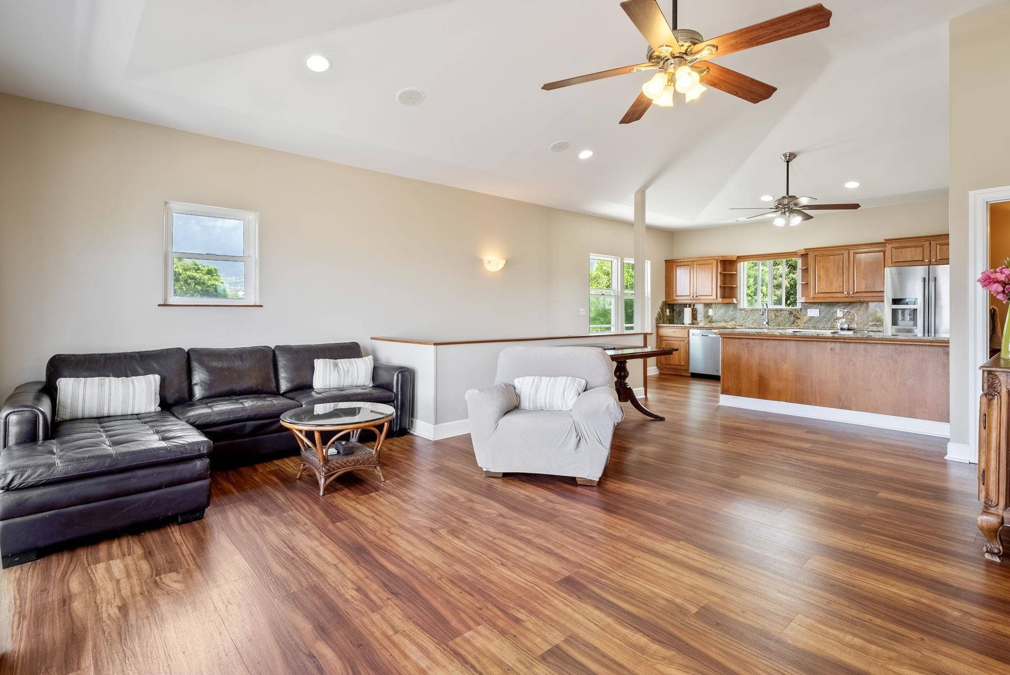 Wailuku, HI 96793,272 Halenani Dr