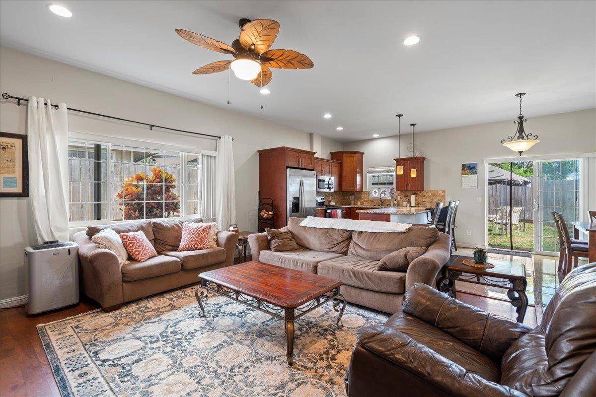 Wailuku, HI 96793,302 Kama St
