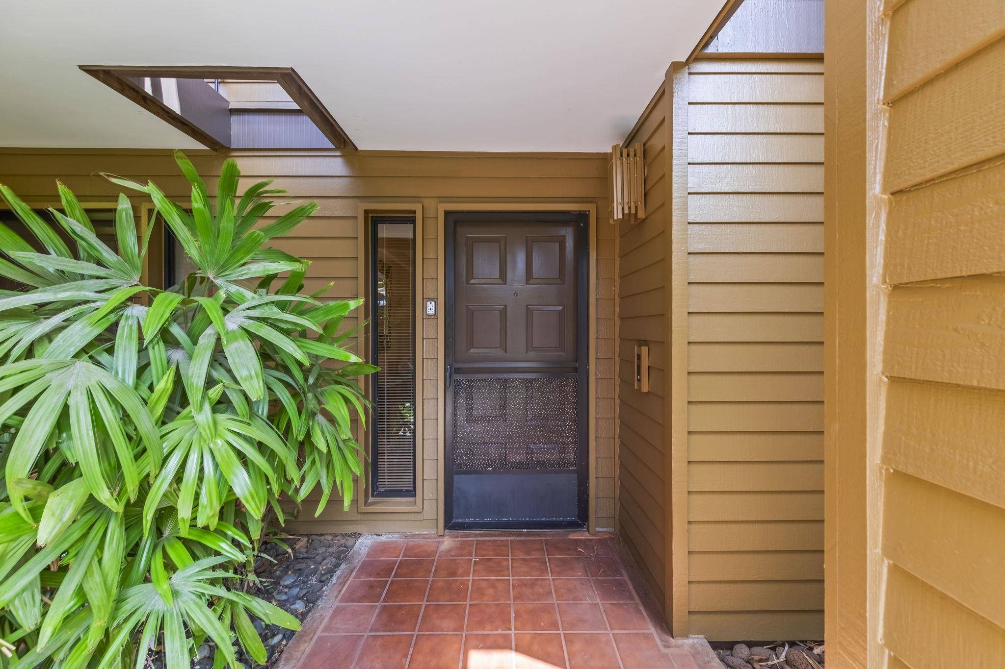 Lahaina, HI 96761,50 Puu Anoano St #503