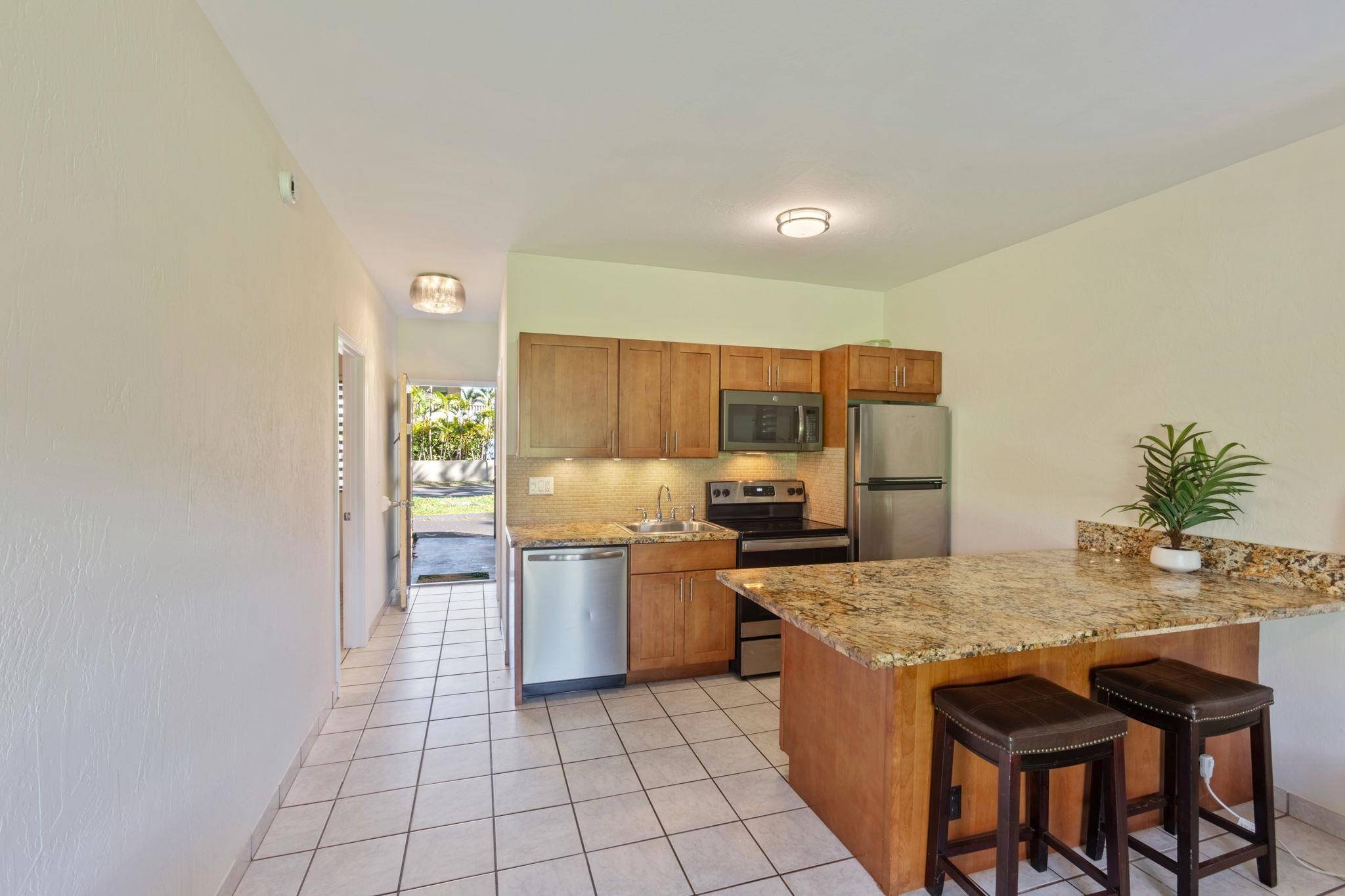 Lahaina, HI 96761,4440 Lower Honoapiilani Rd #116