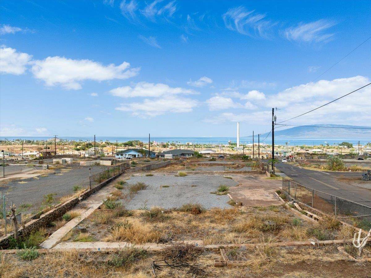 Lahaina, HI 96761,528 Pikanele St