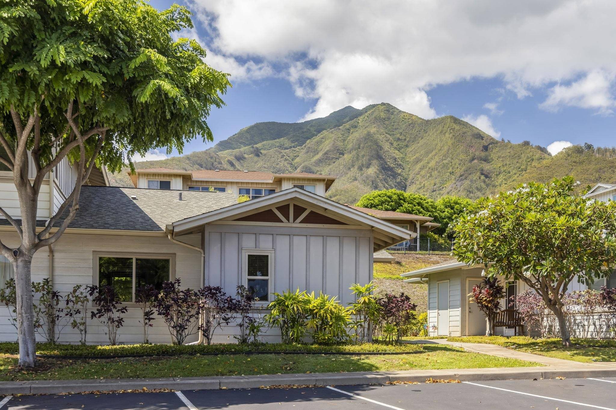 Wailuku, HI 96793,211 Hooulu Ln #1004