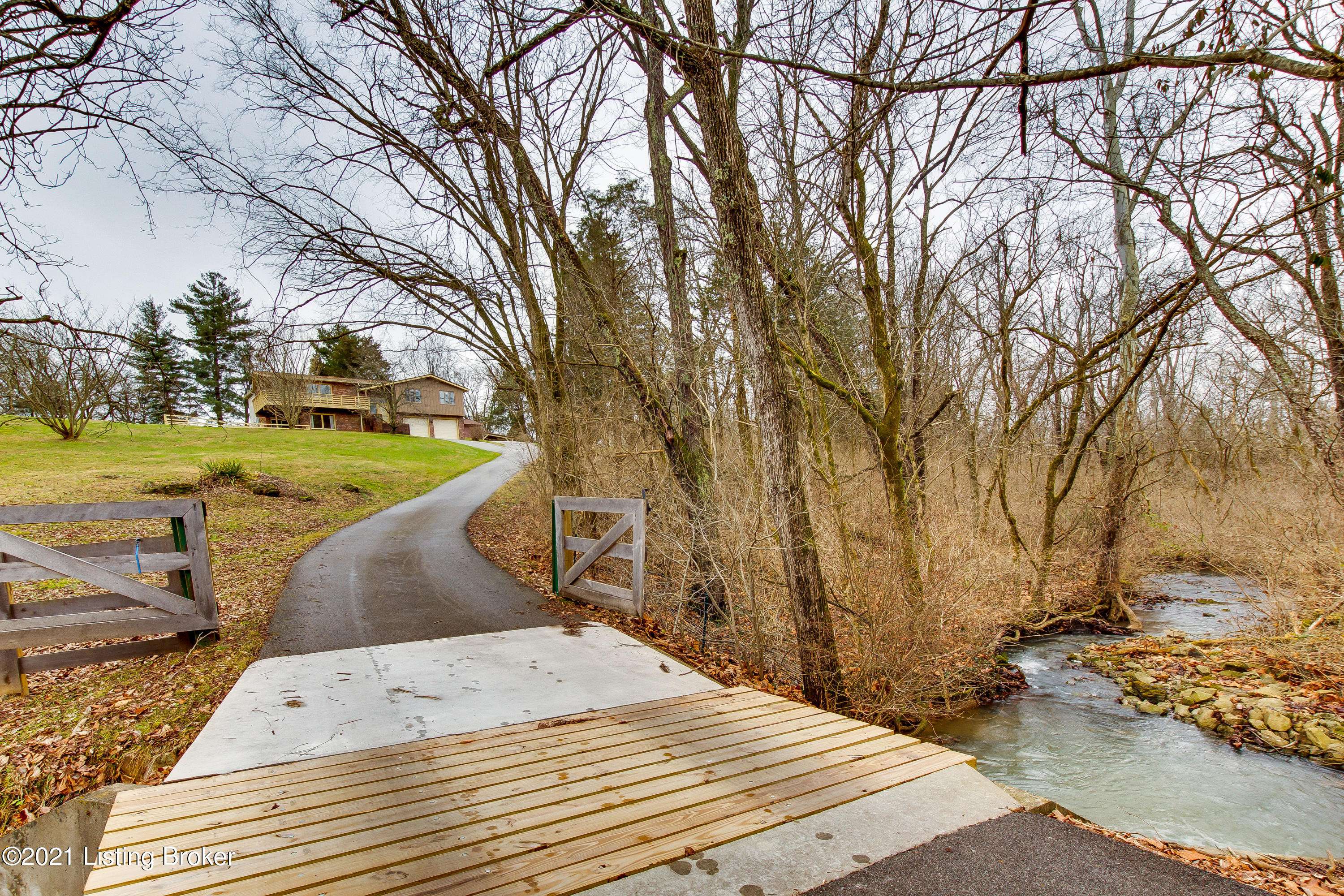 Prospect, KY 40059,10100 Covered Bridge Rd