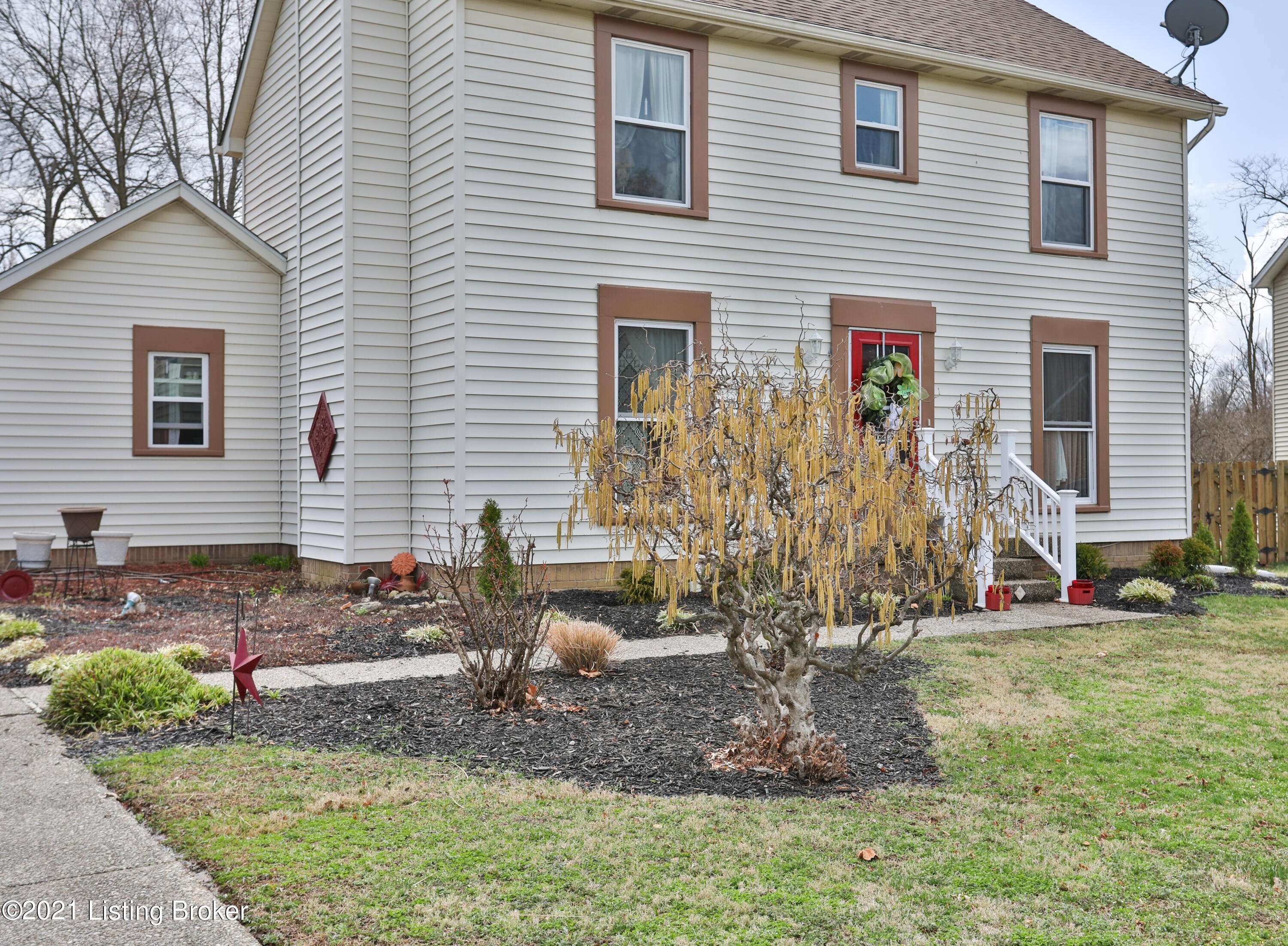 Jeffersontown, KY 40299,10004 Lauralynn Ct