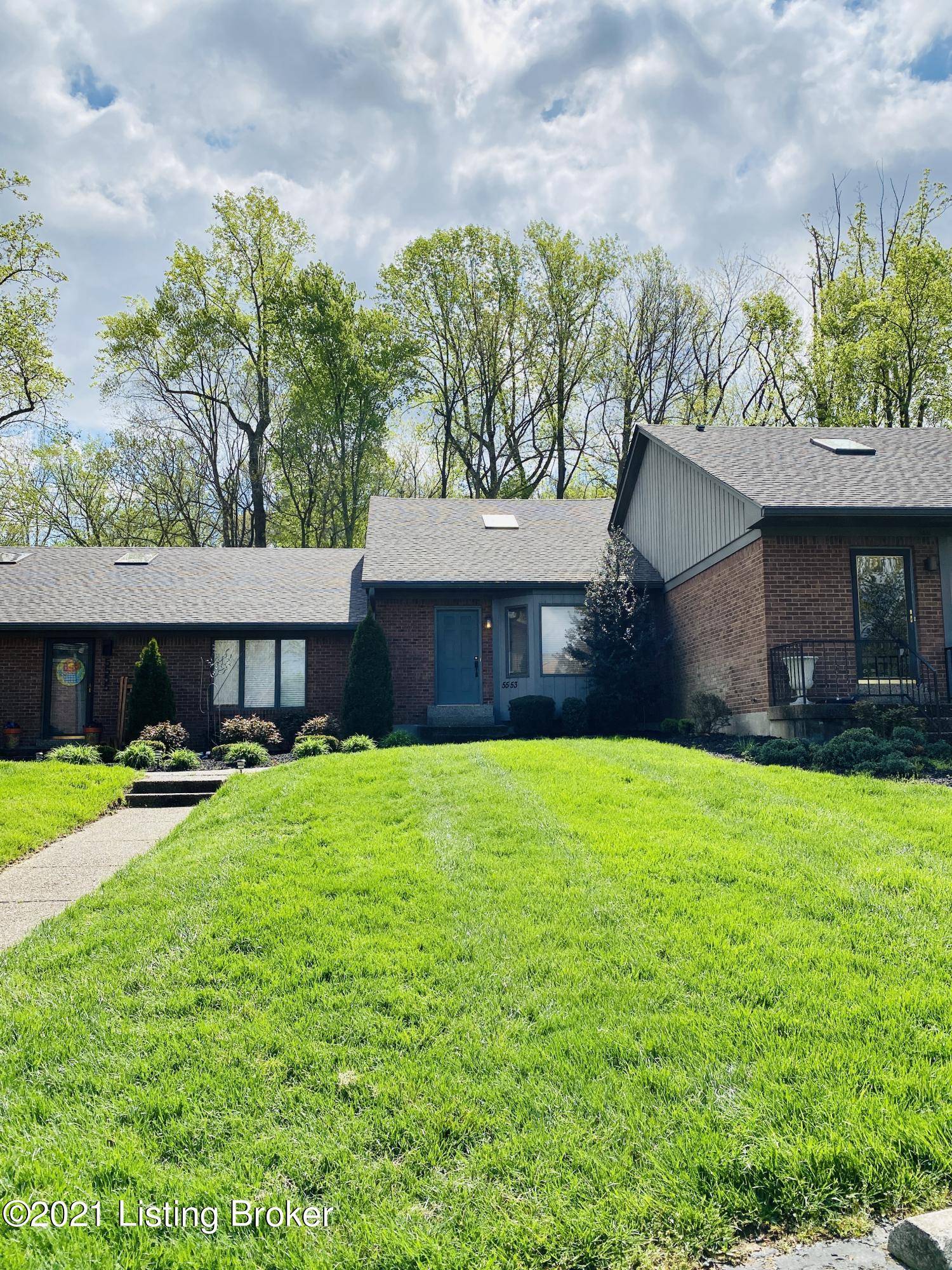 Prospect, KY 40059,5553 Forest Lake Dr