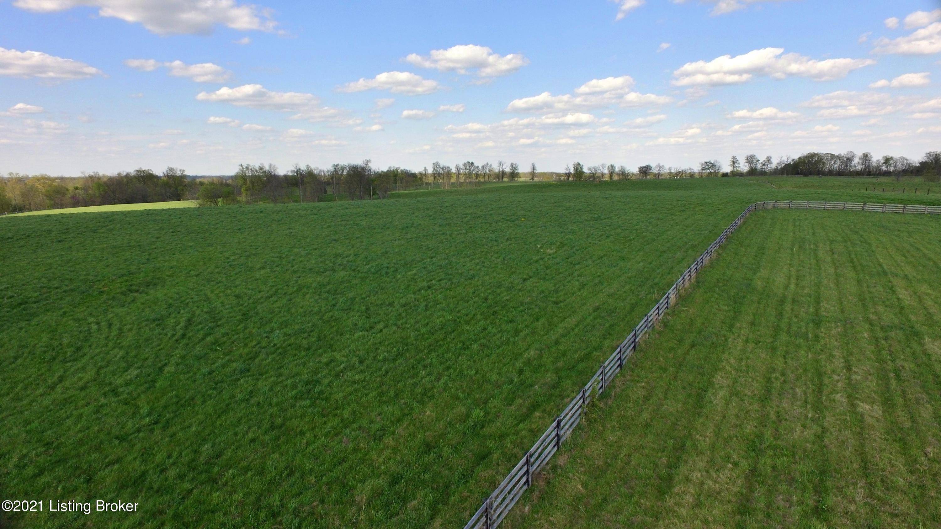 Simpsonville, KY 40067,8 Cooper Ln