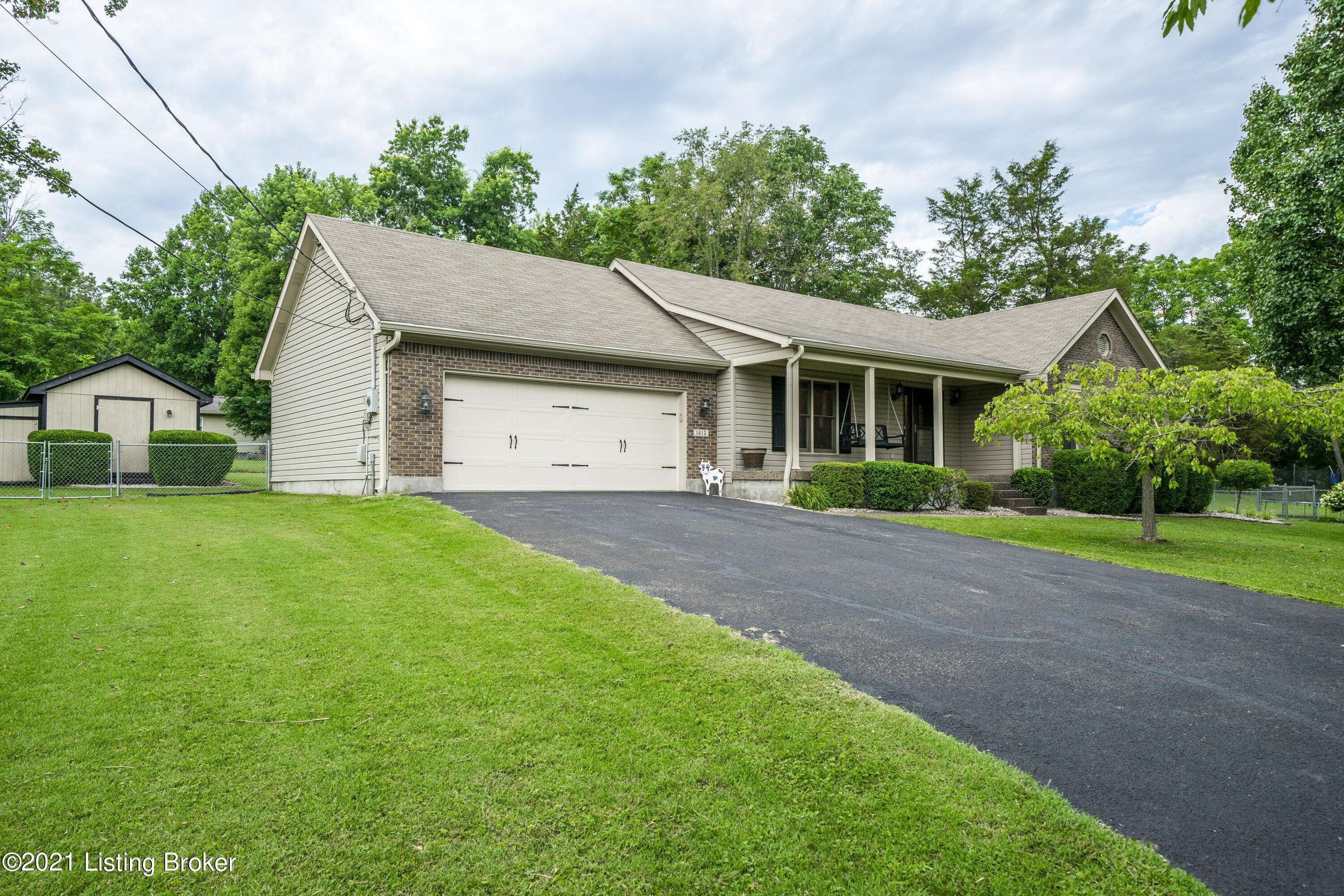 La Grange, KY 40031,1615 Bobber Ct