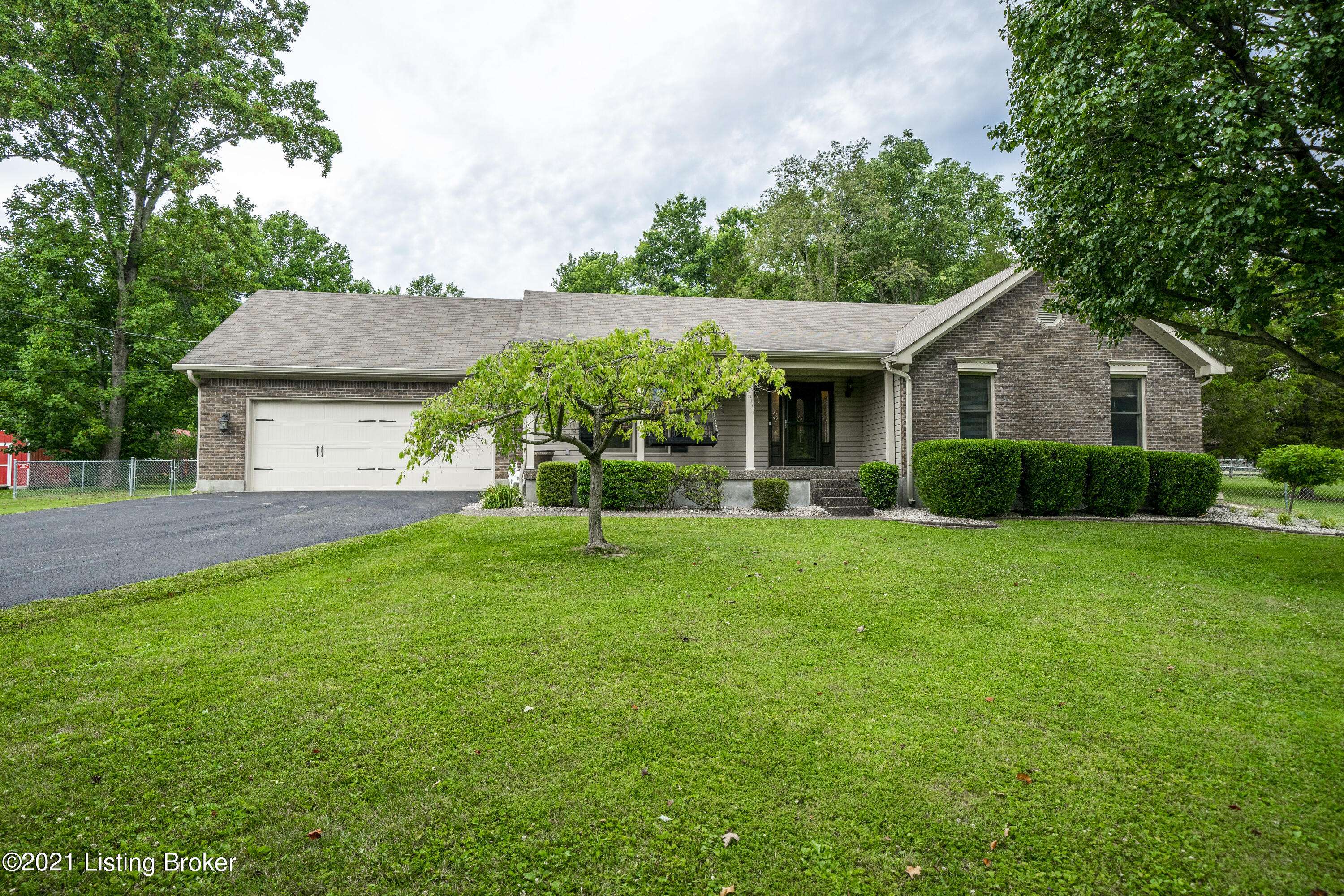 La Grange, KY 40031,1615 Bobber Ct