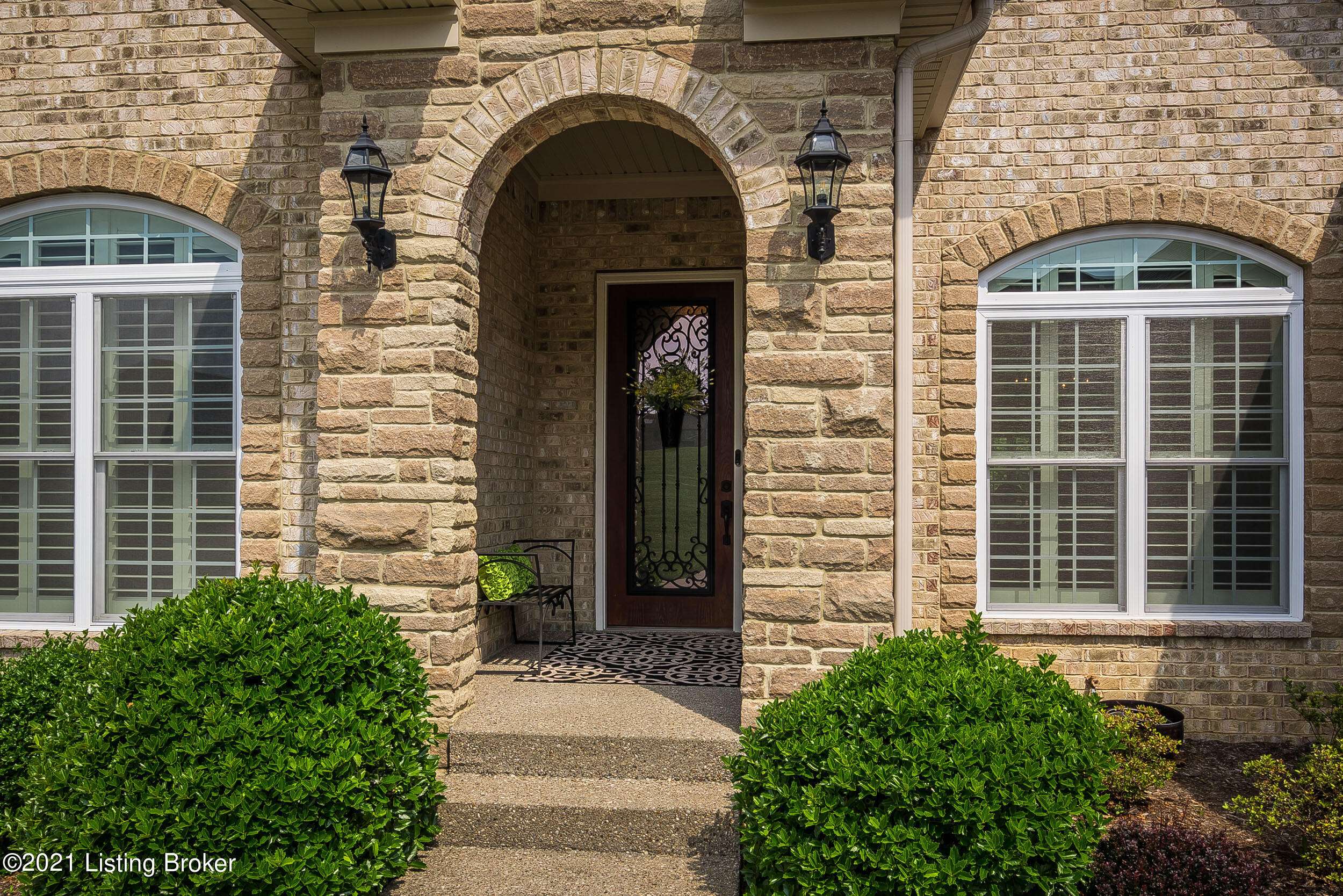 Louisville, KY 40245,218 Queensway Park Pl