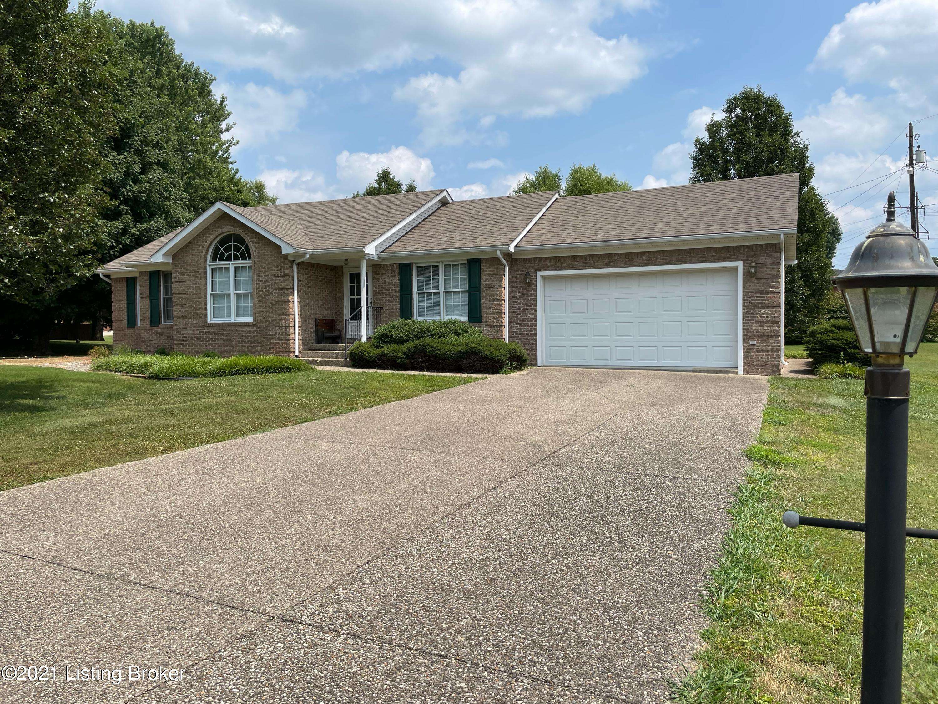 Bardstown, KY 40004,2829 Oakwood Dr