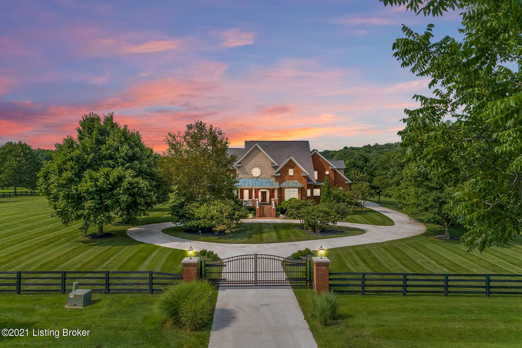 Prospect, KY 40059,13909 River Glen Ln