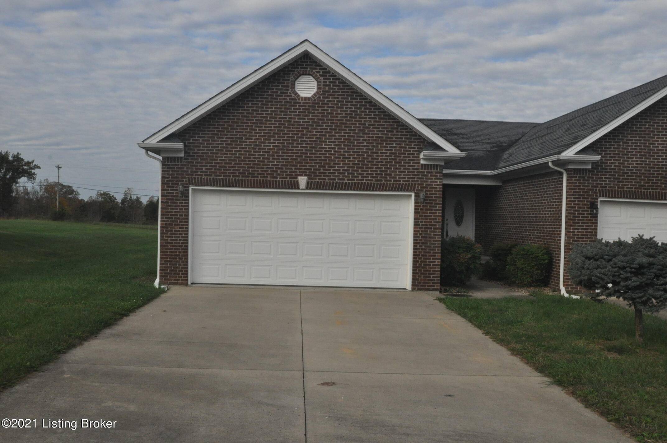 Vine Grove, KY 40175,111 Twin Lakes Dr