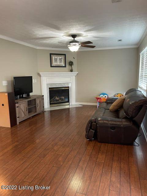 Louisville, KY 40291,8004 Kelly Green WAY
