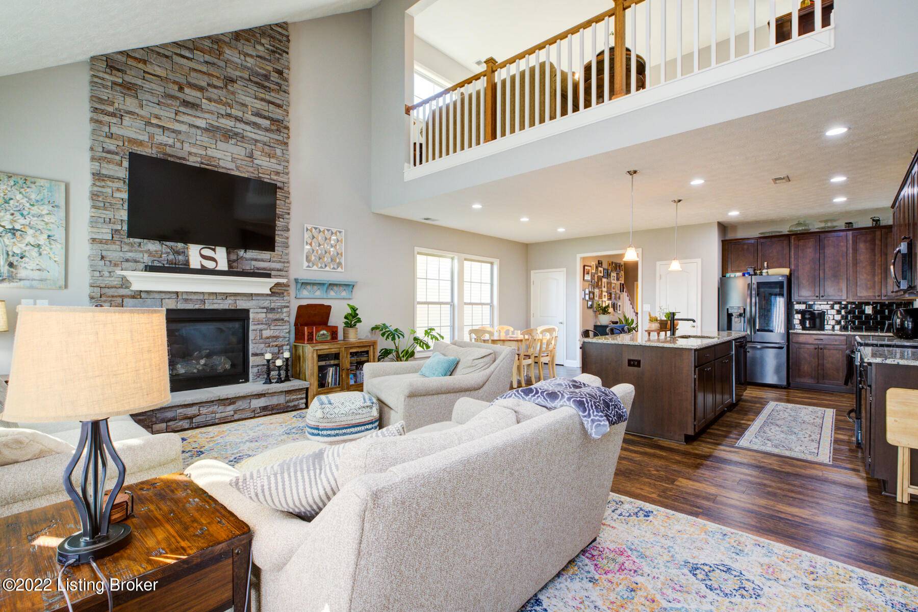 Louisville, KY 40229,8903 Talon Ridge Dr