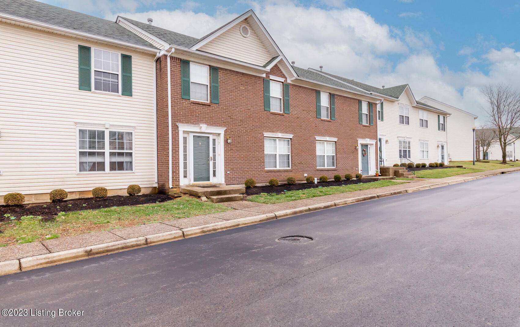 Louisville, KY 40291,8117 Aspen Green Ln
