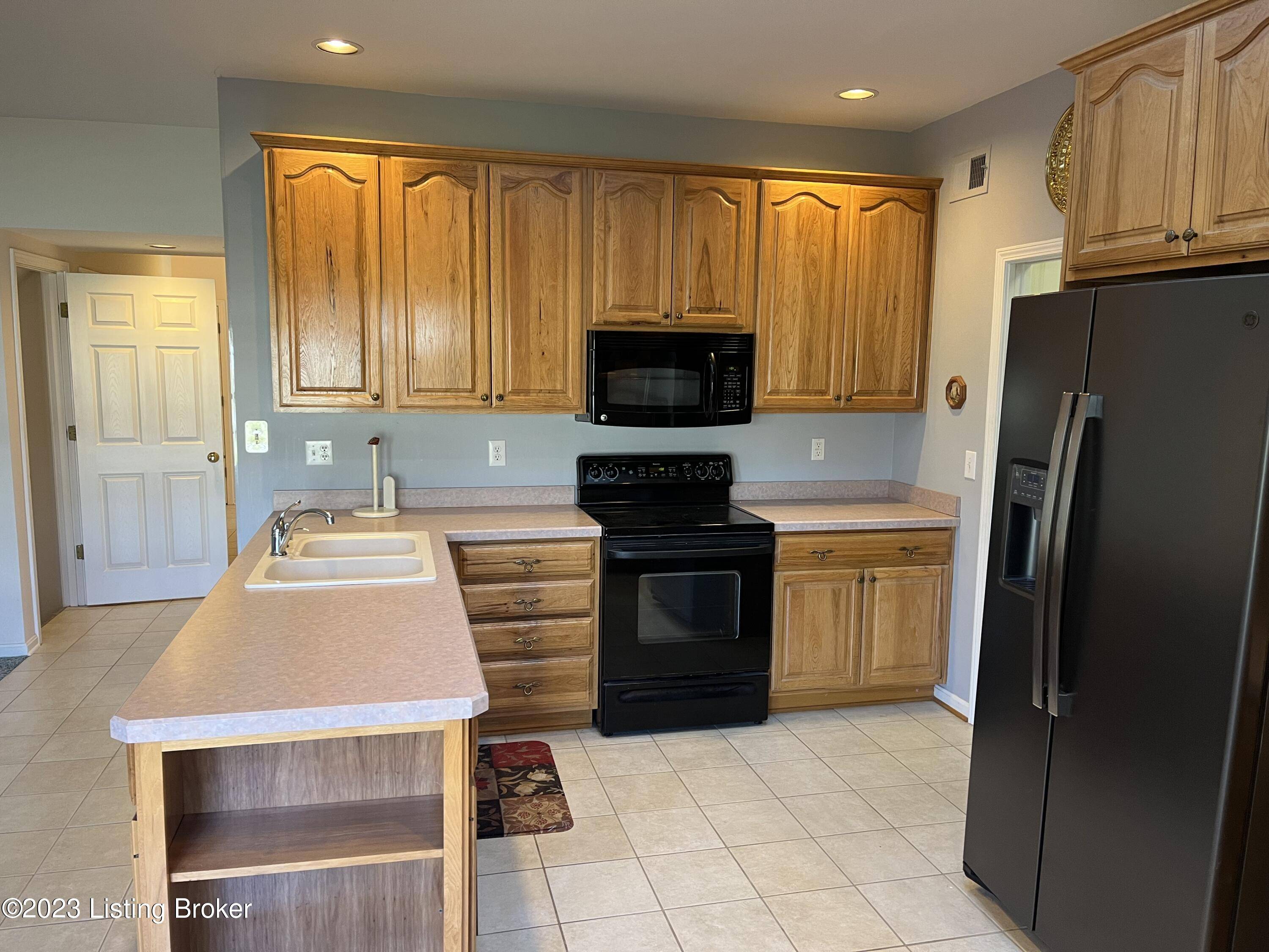 Louisville, KY 40245,305 Gablewood Cir