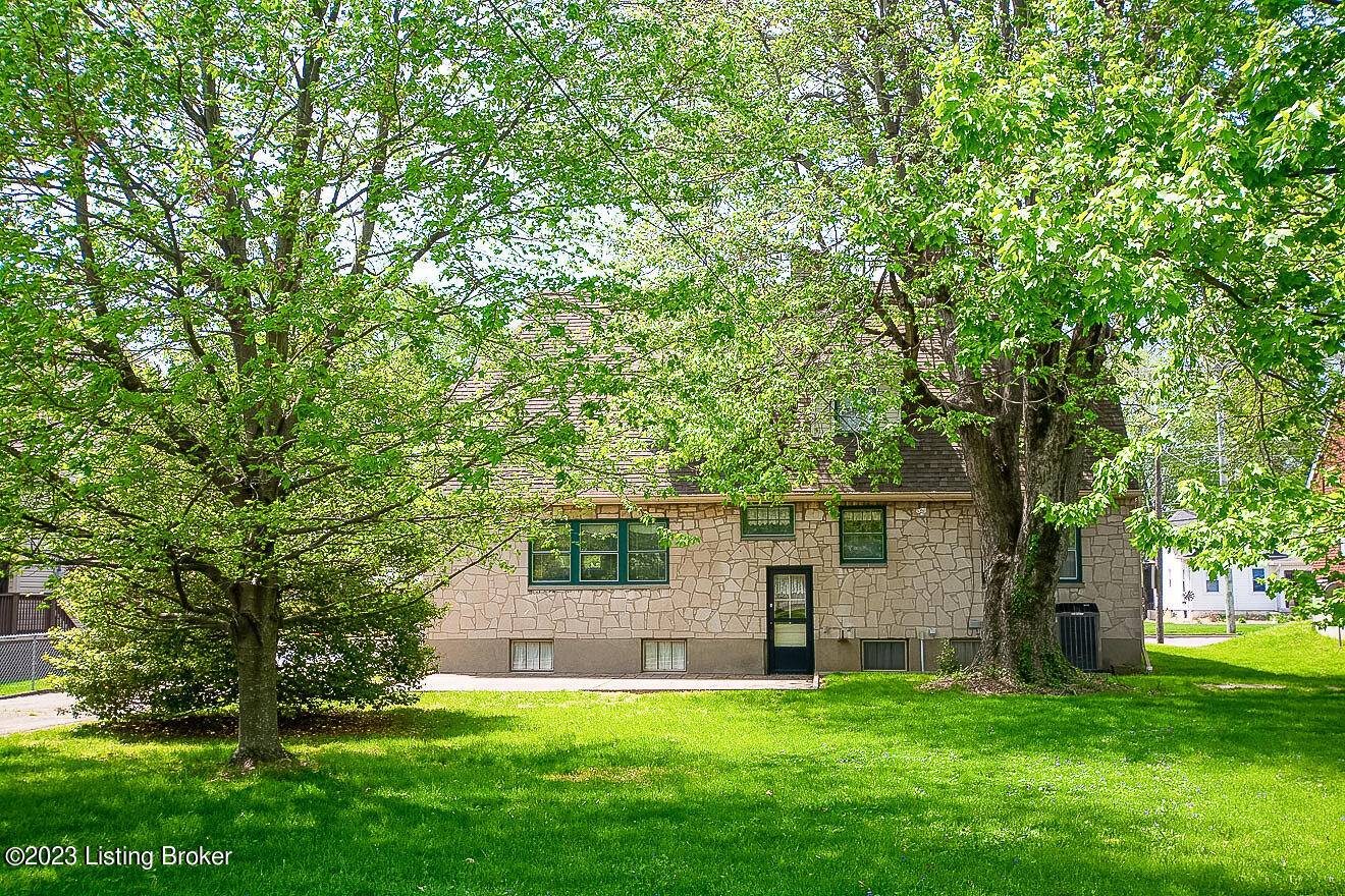 Louisville, KY 40213,3819 Poplar Level Rd