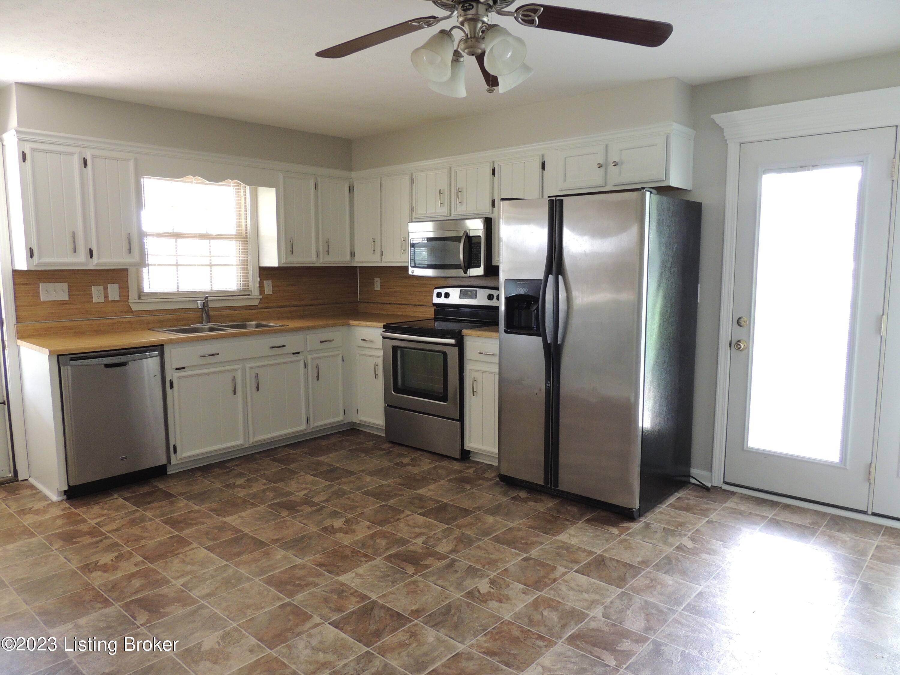 Bardstown, KY 40004,229 St Thomas Ct
