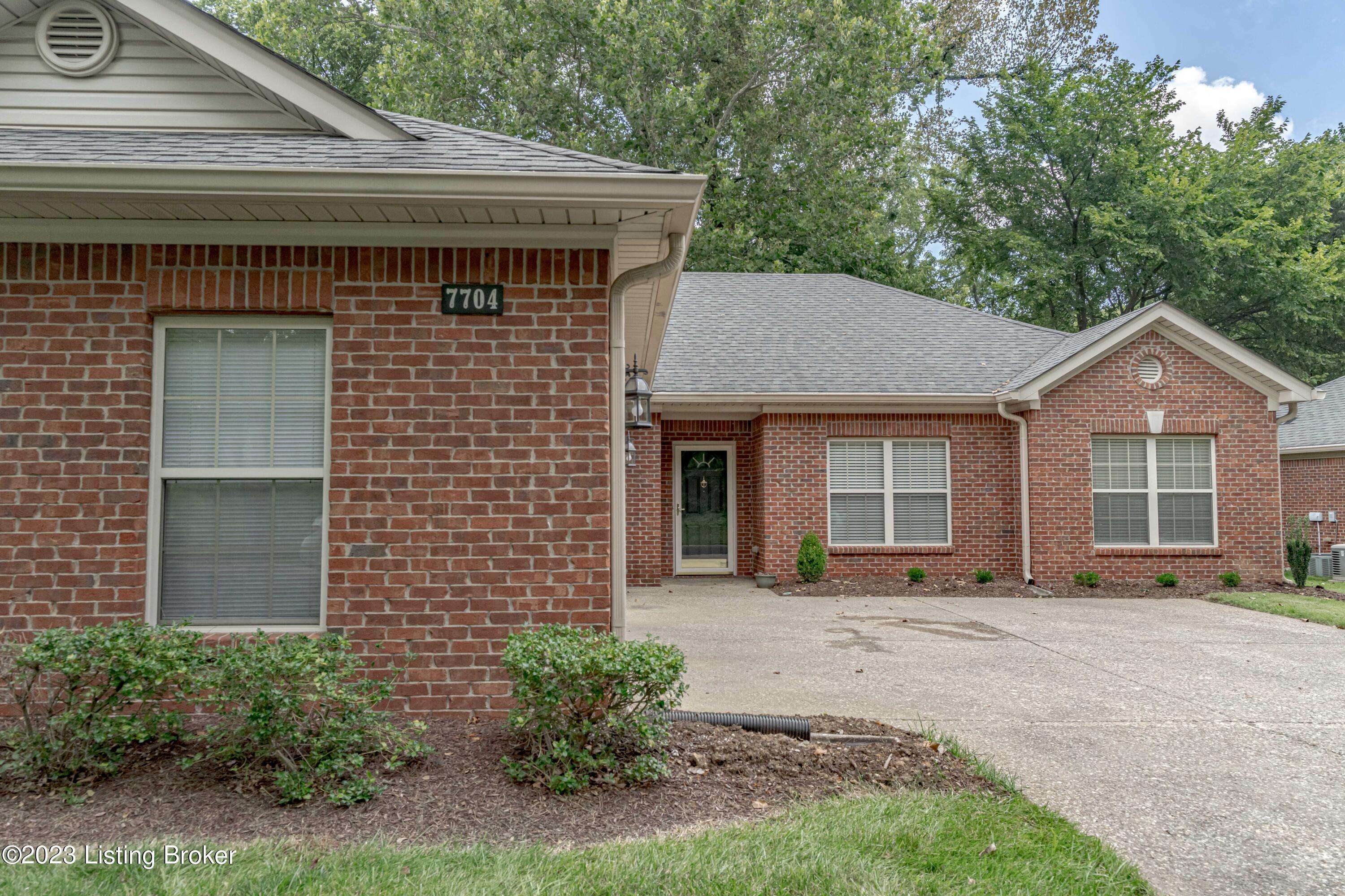 Louisville, KY 40220,7704 Peach Blossom Ct