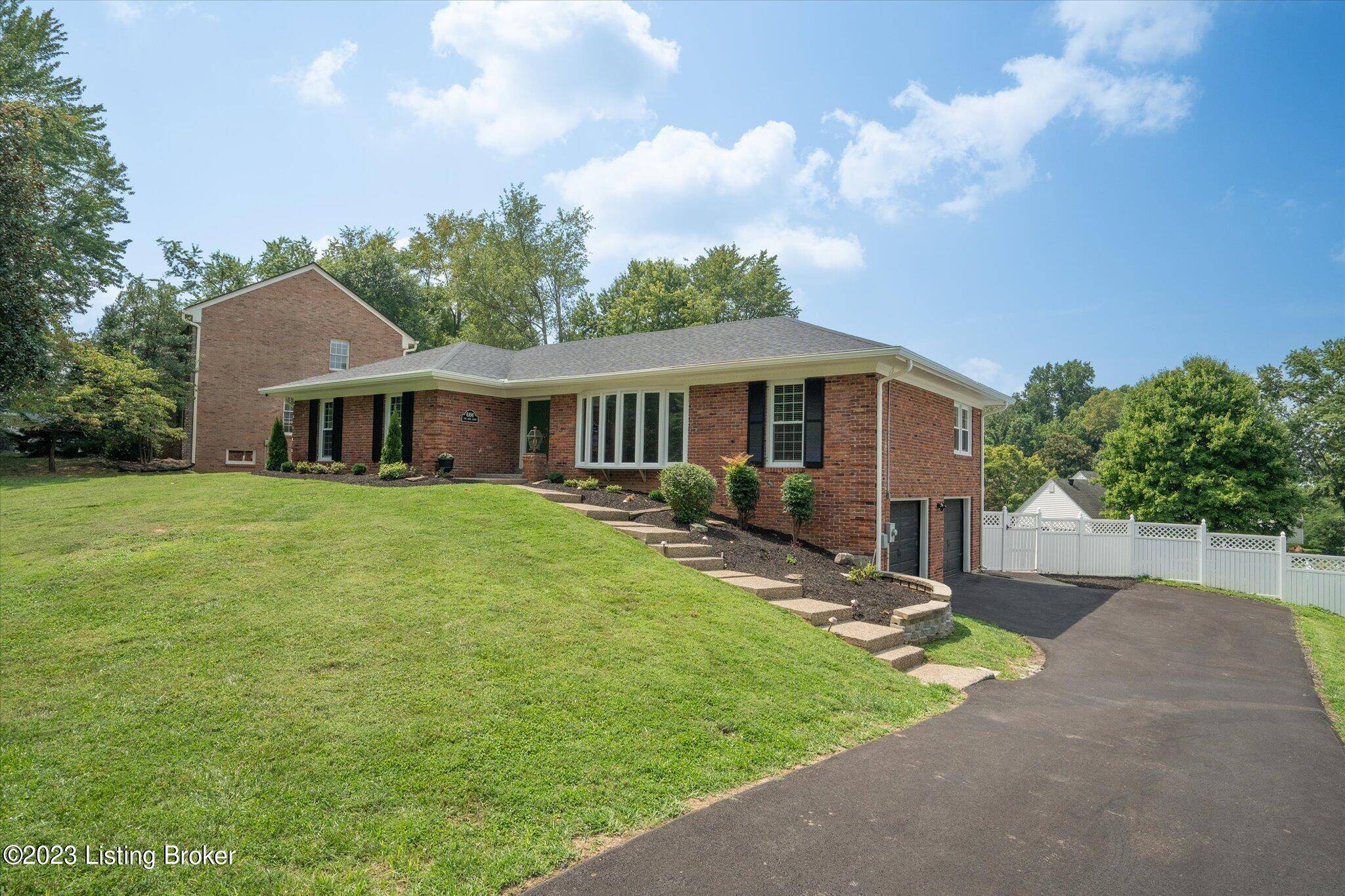 Prospect, KY 40059,6106 Fox Cove Ct