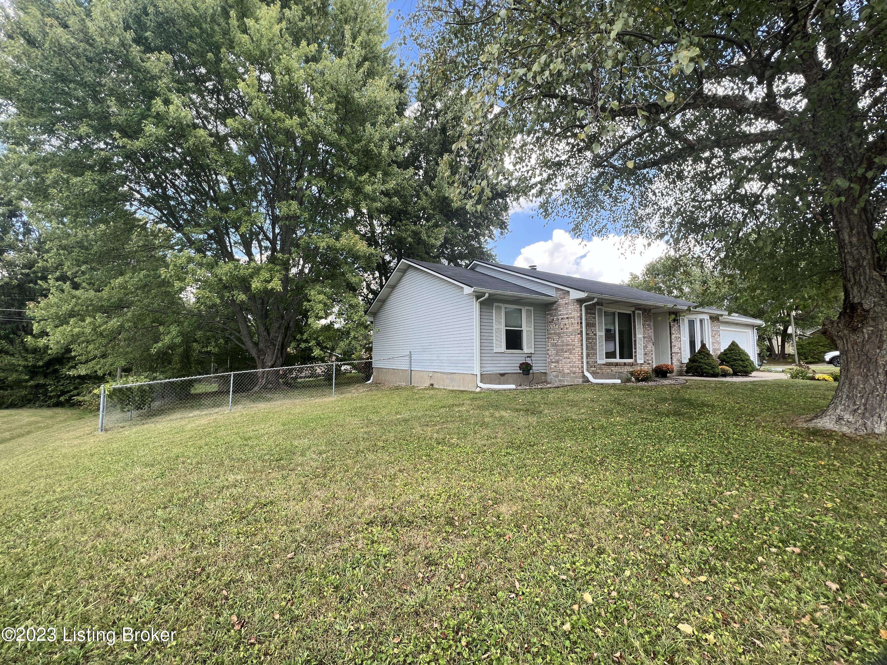 Radcliff, KY 40160,829 Magnolia Dr
