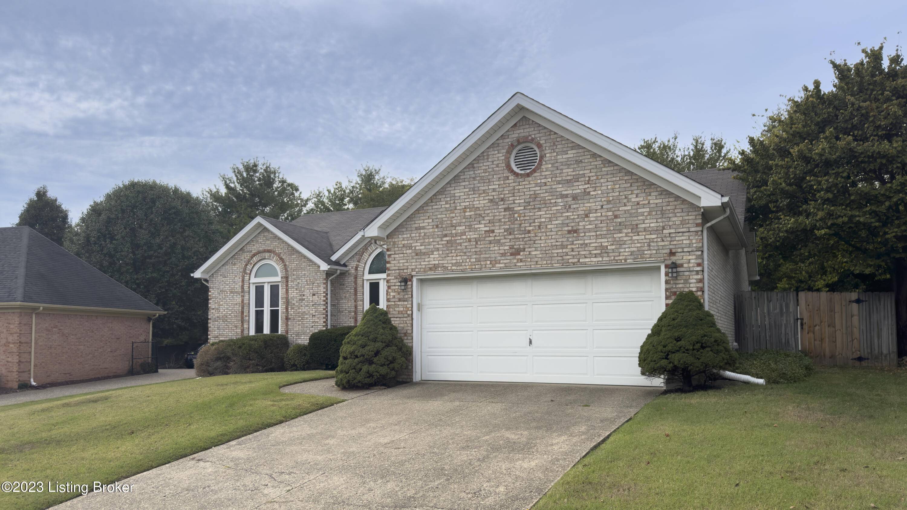 Louisville, KY 40299,4008 Hurstbourne Woods Dr