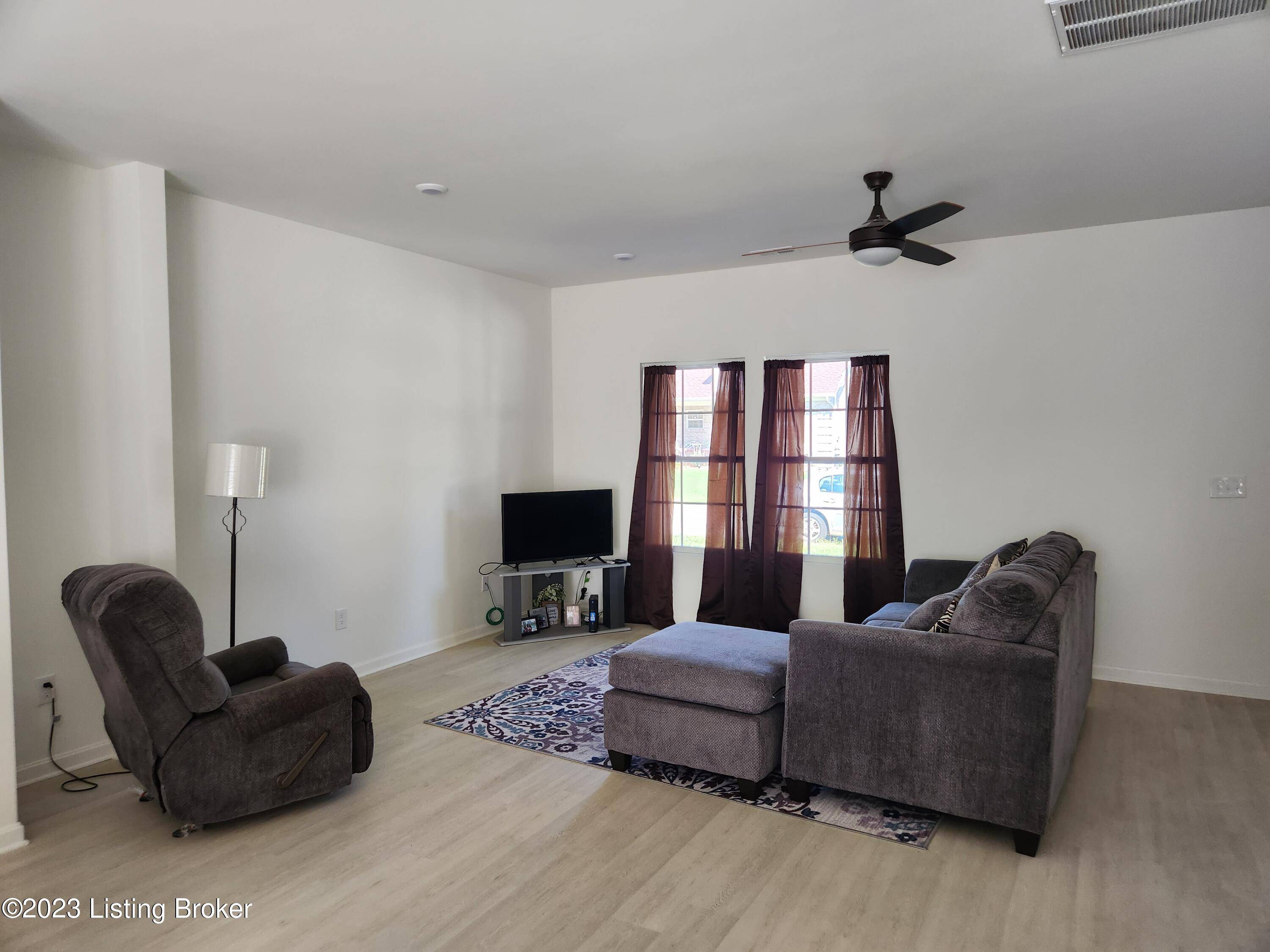 Louisville, KY 40219,3418 Tarragon Rd