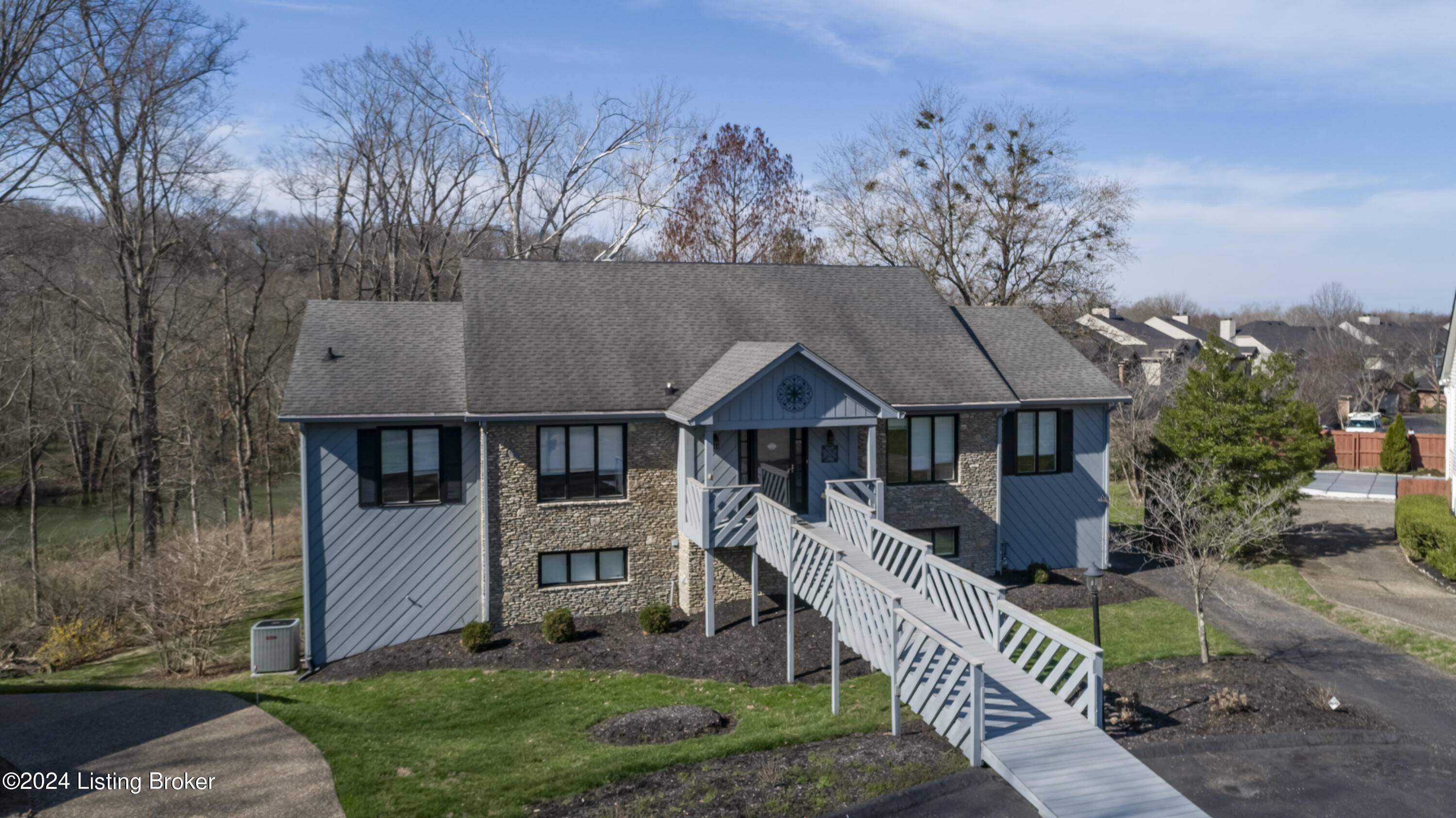 Prospect, KY 40059,6901 Timber Bluff Ct